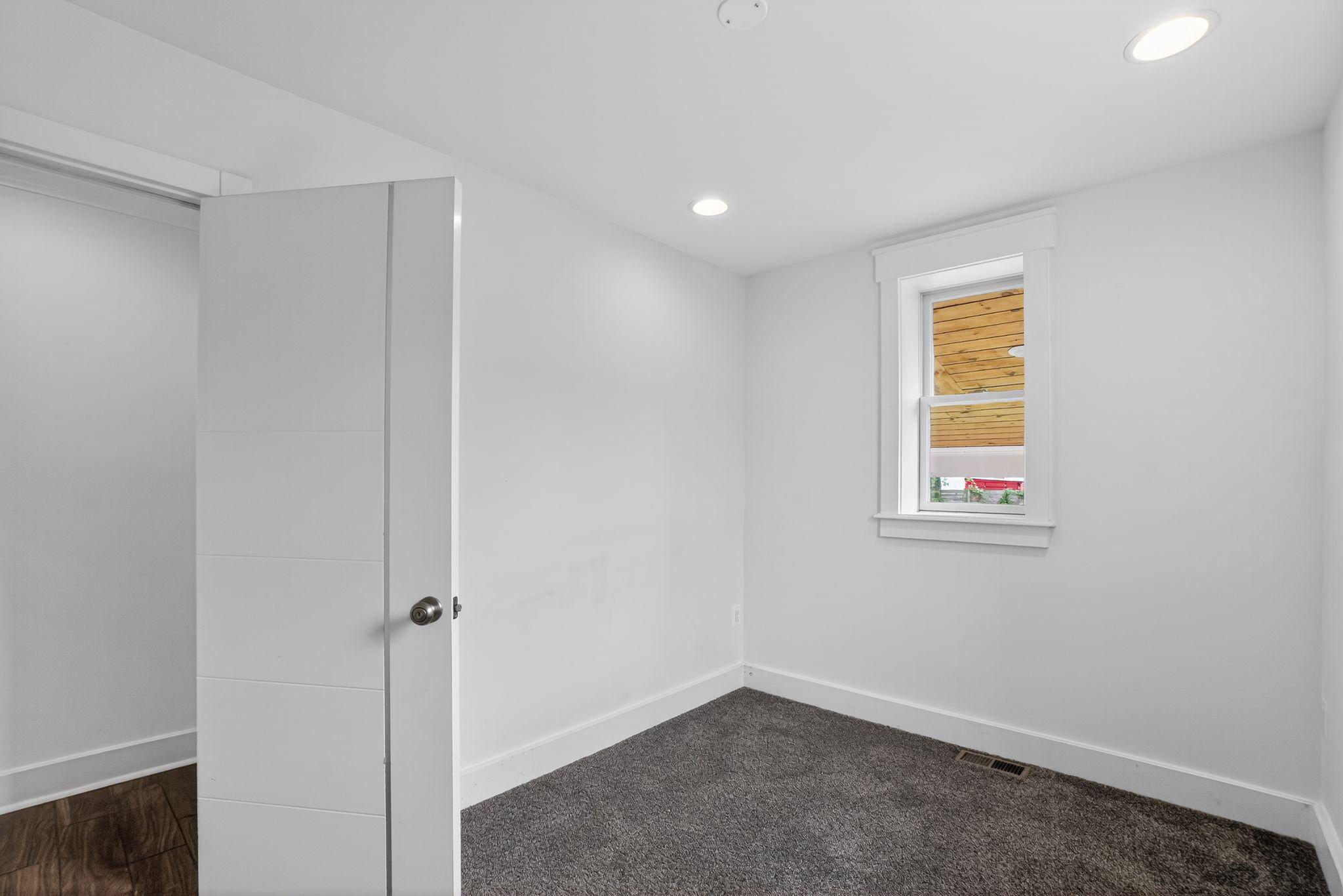 UNIVERSITY GARDENS - Residential