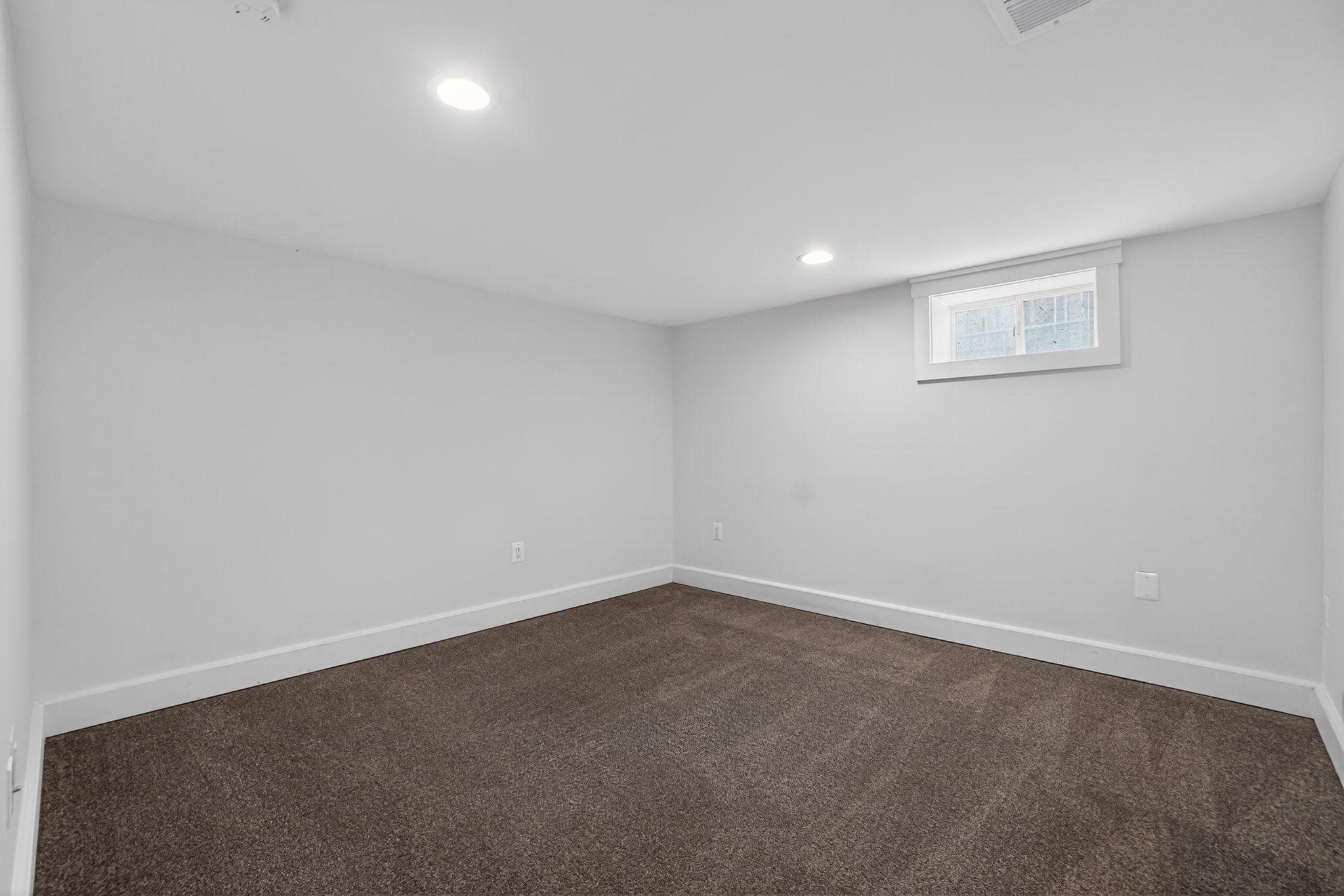 UNIVERSITY GARDENS - Residential