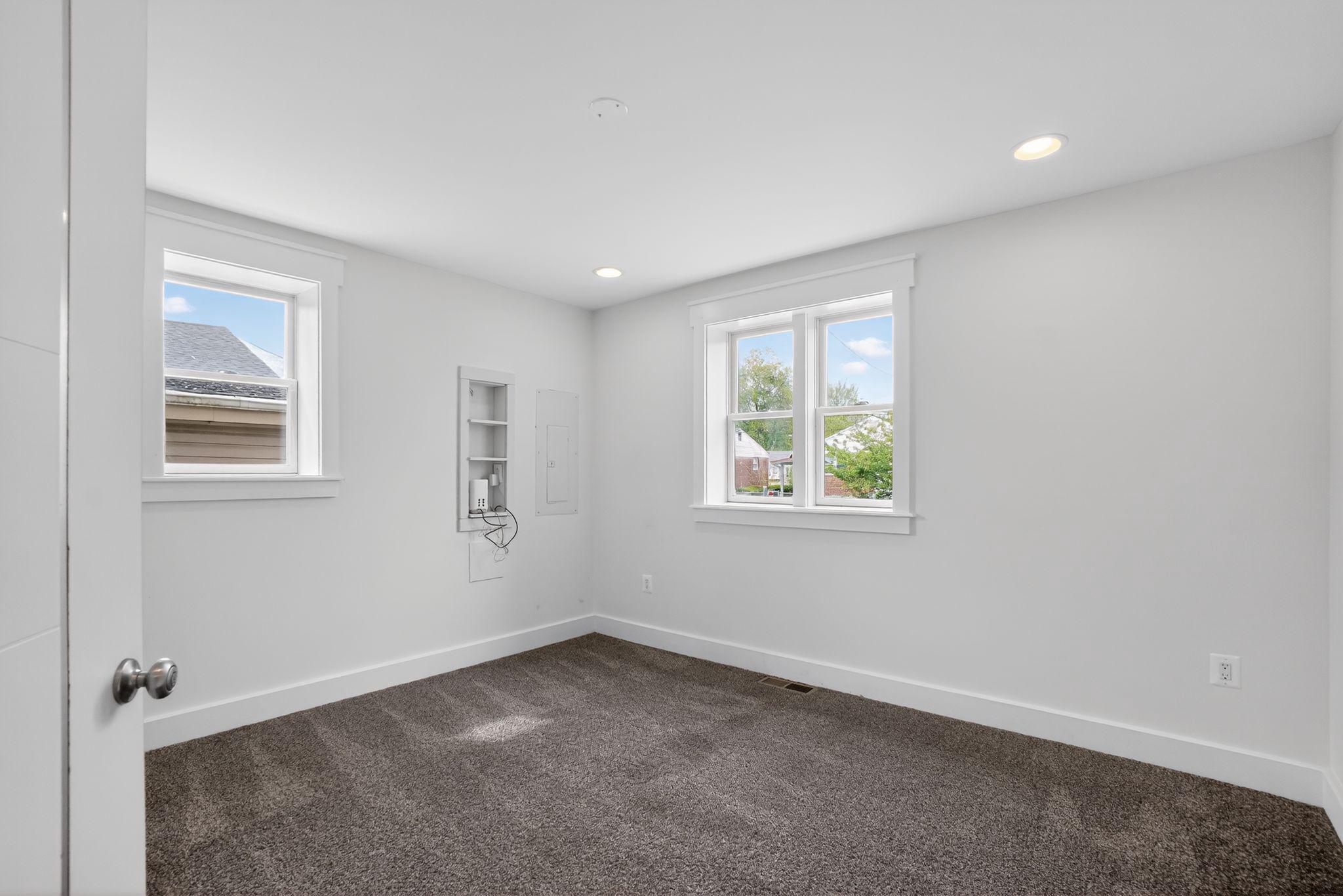 UNIVERSITY GARDENS - Residential