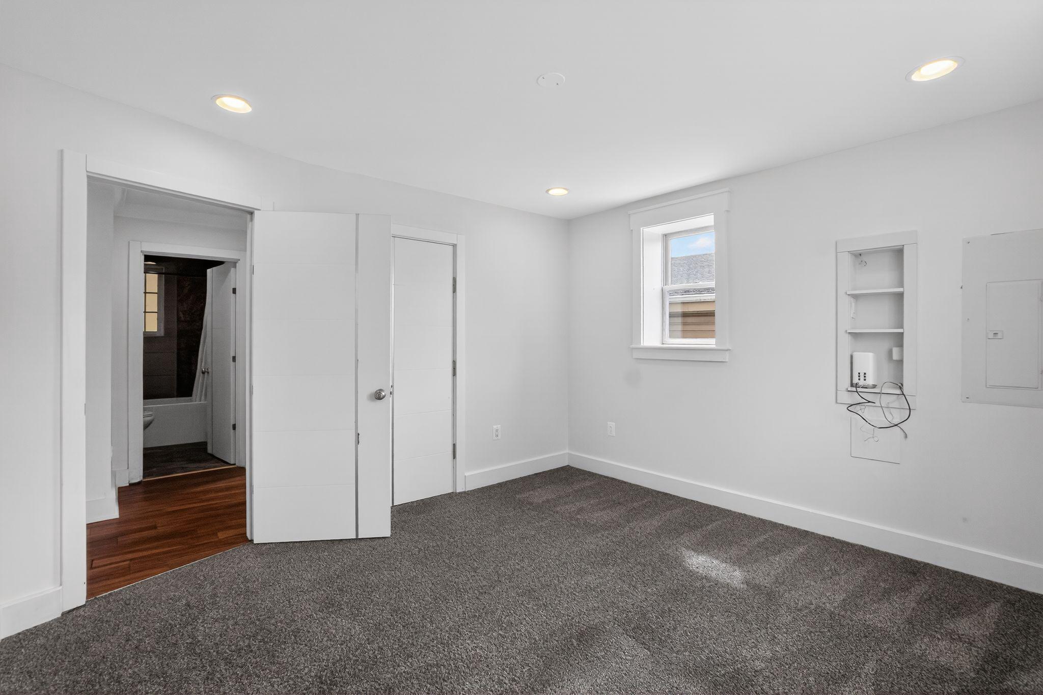 UNIVERSITY GARDENS - Residential