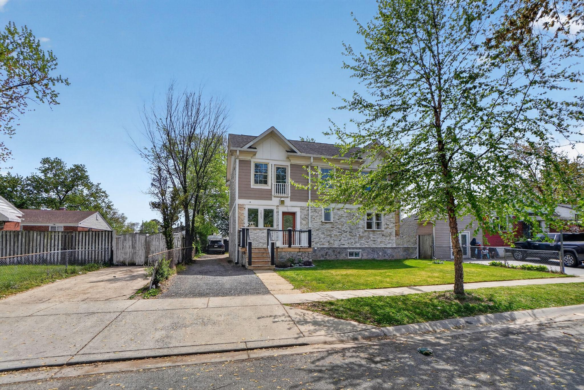 UNIVERSITY GARDENS - Residential