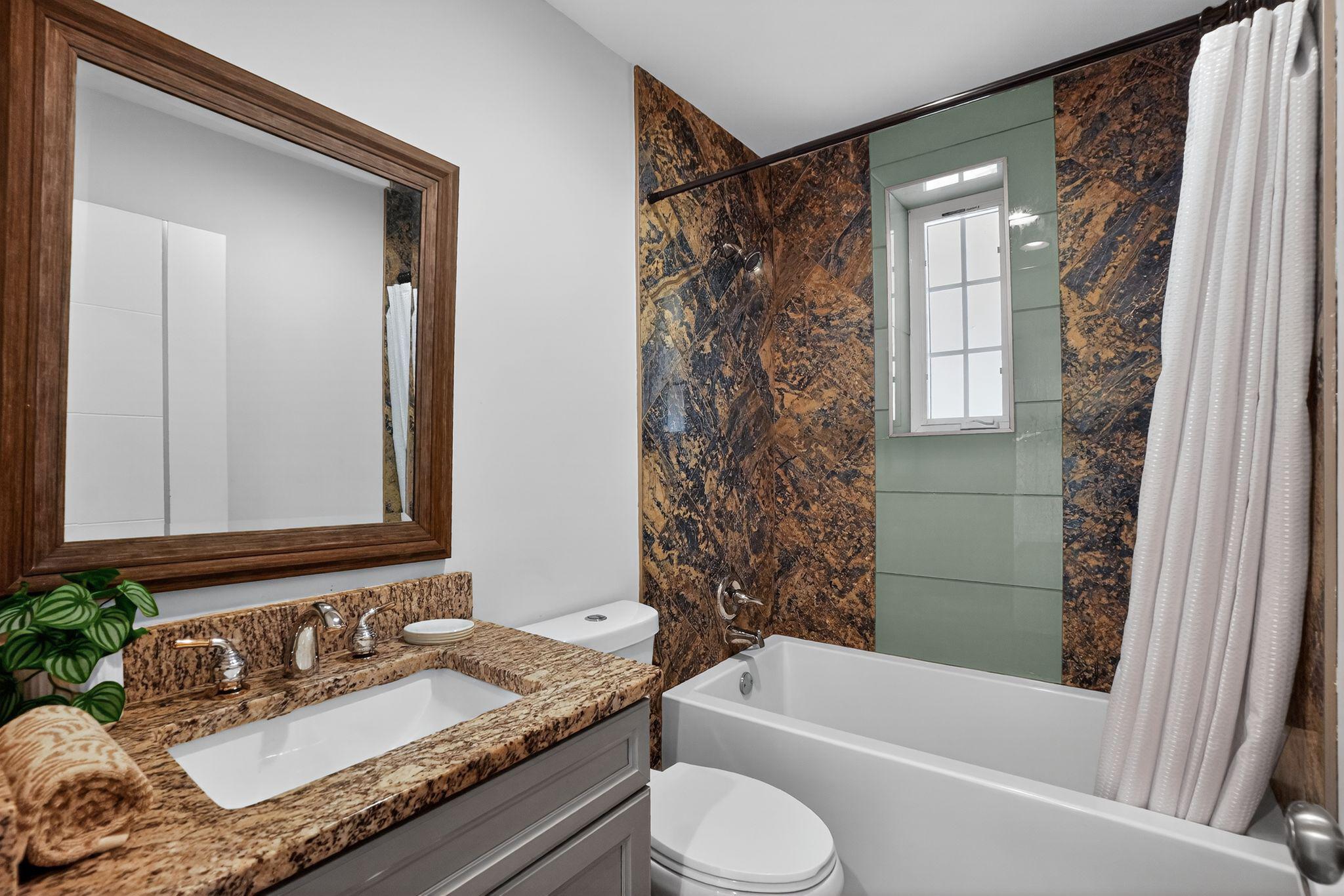 UNIVERSITY GARDENS - Residential