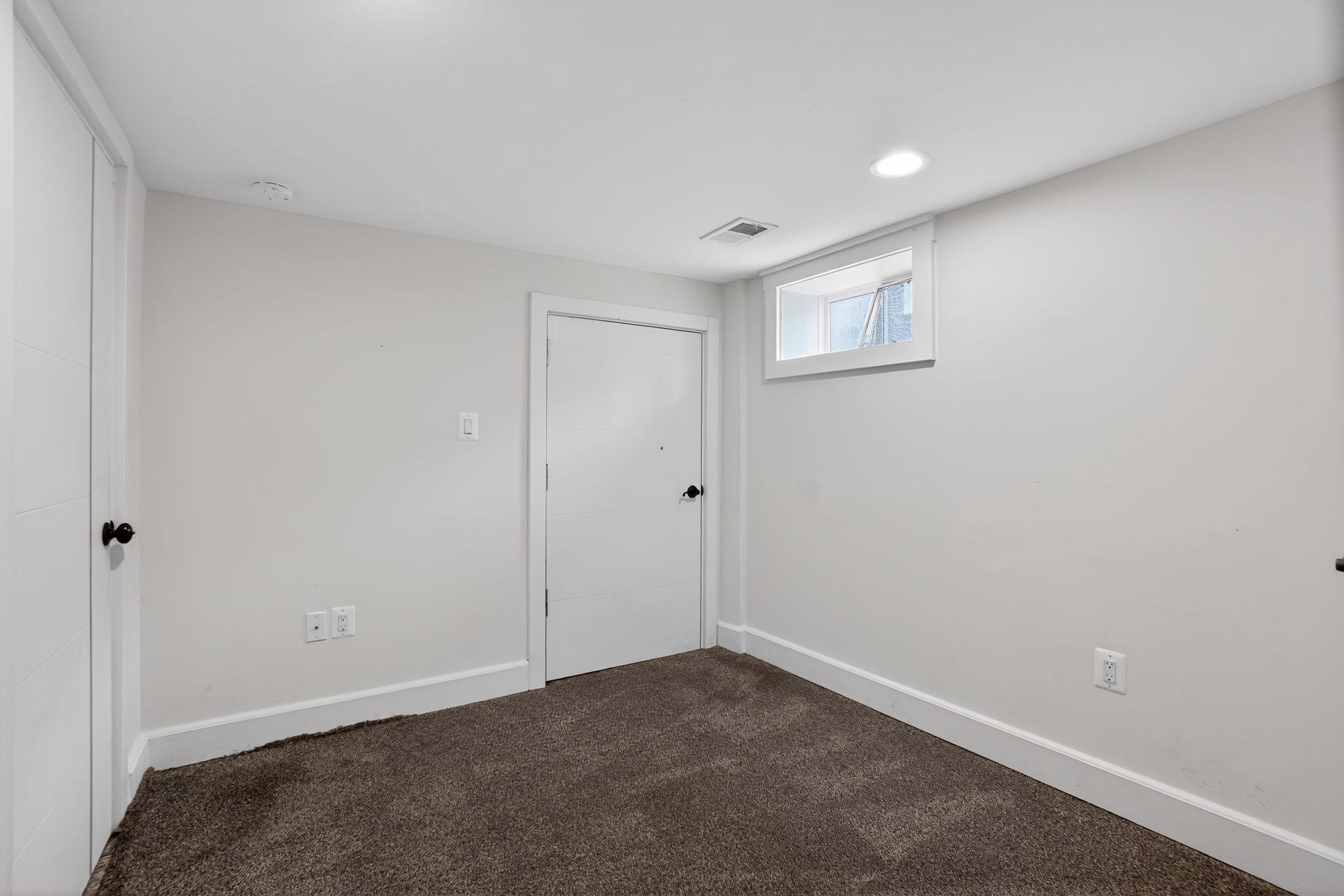 UNIVERSITY GARDENS - Residential