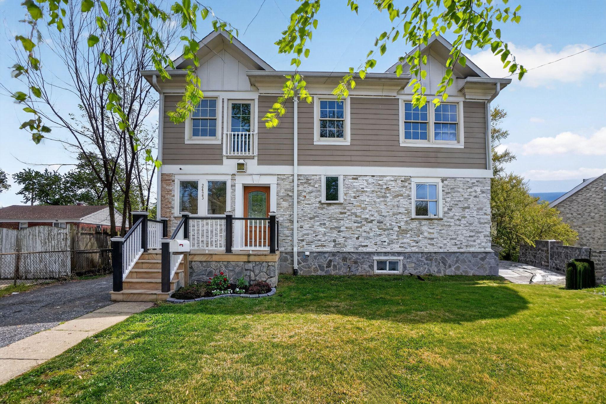 UNIVERSITY GARDENS - Residential