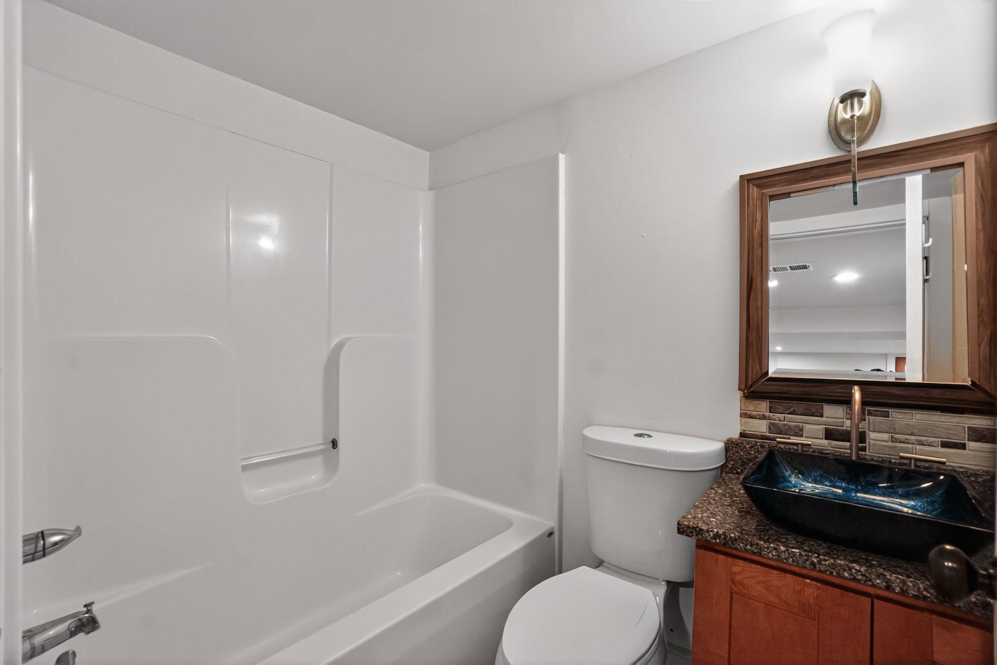 UNIVERSITY GARDENS - Residential