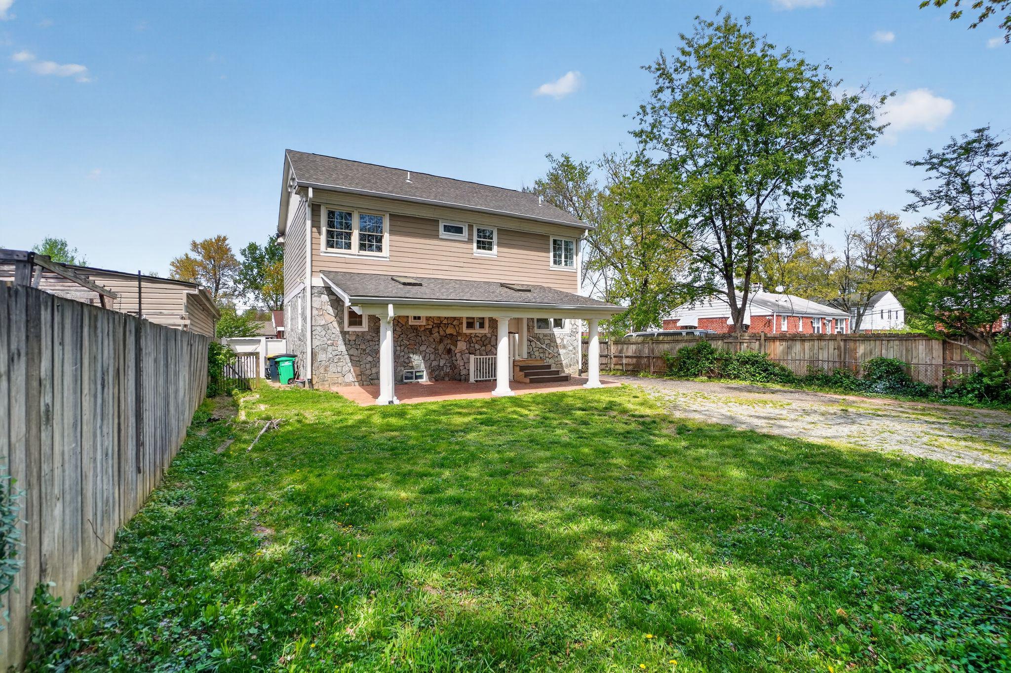 UNIVERSITY GARDENS - Residential