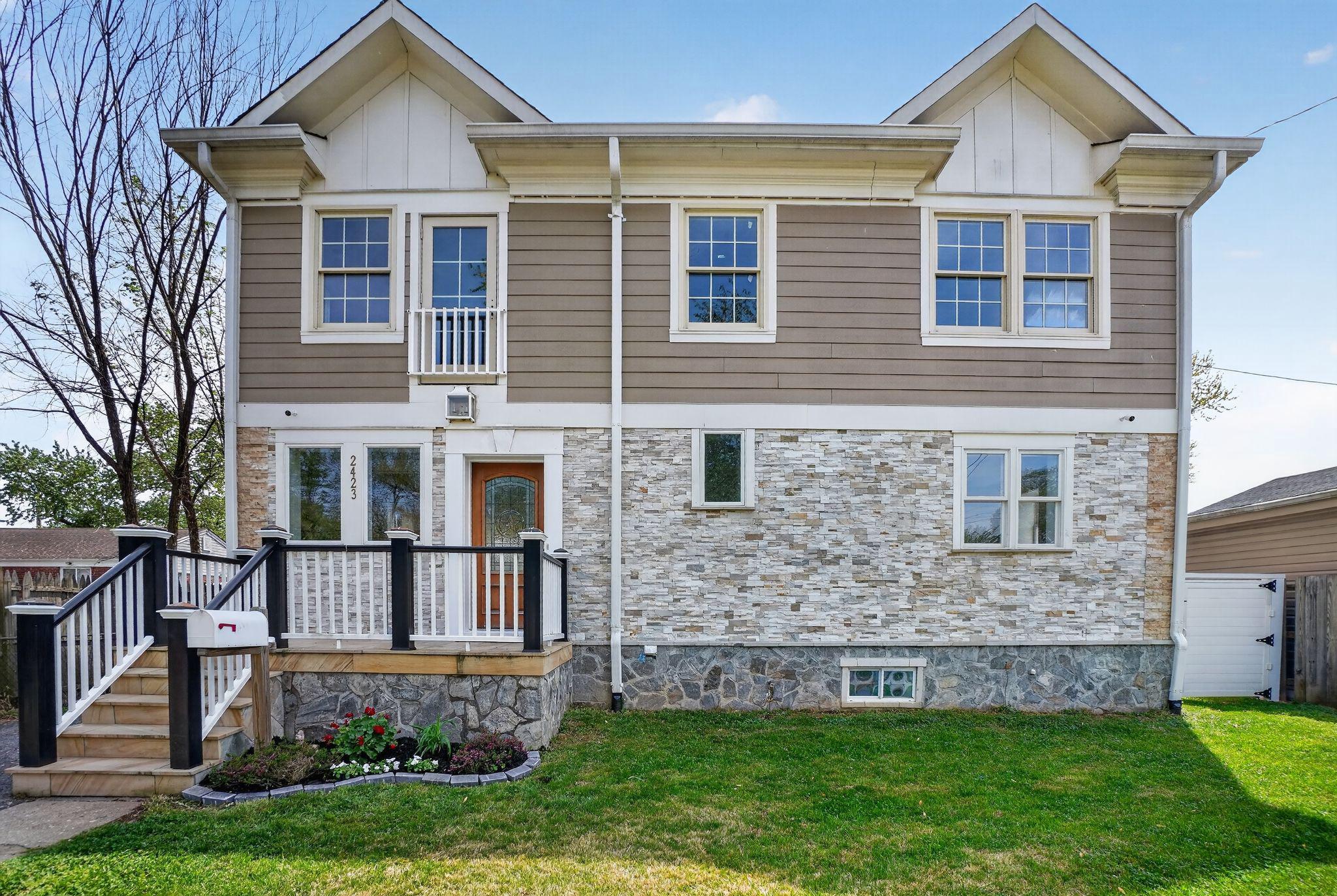 UNIVERSITY GARDENS - Residential