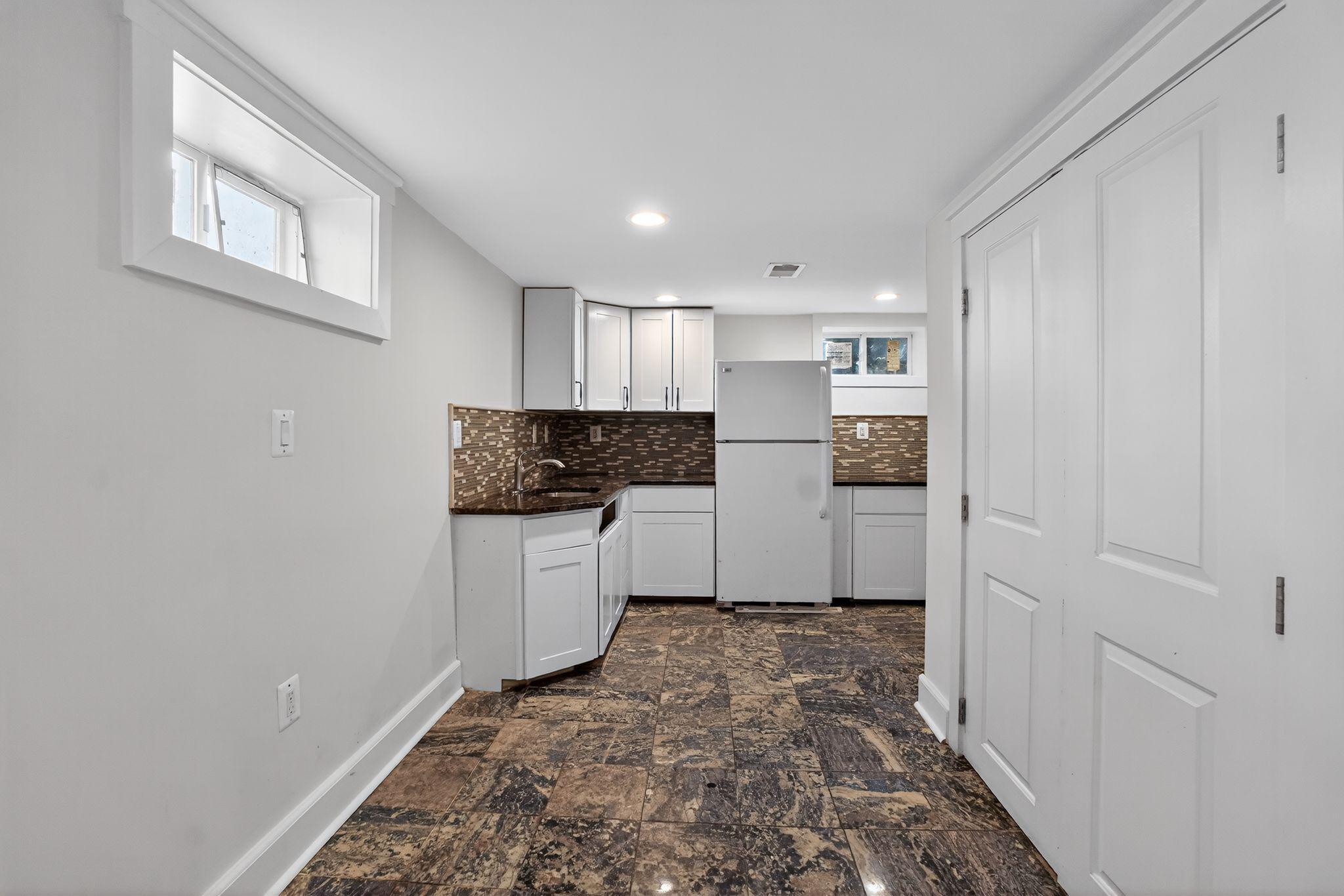 UNIVERSITY GARDENS - Residential