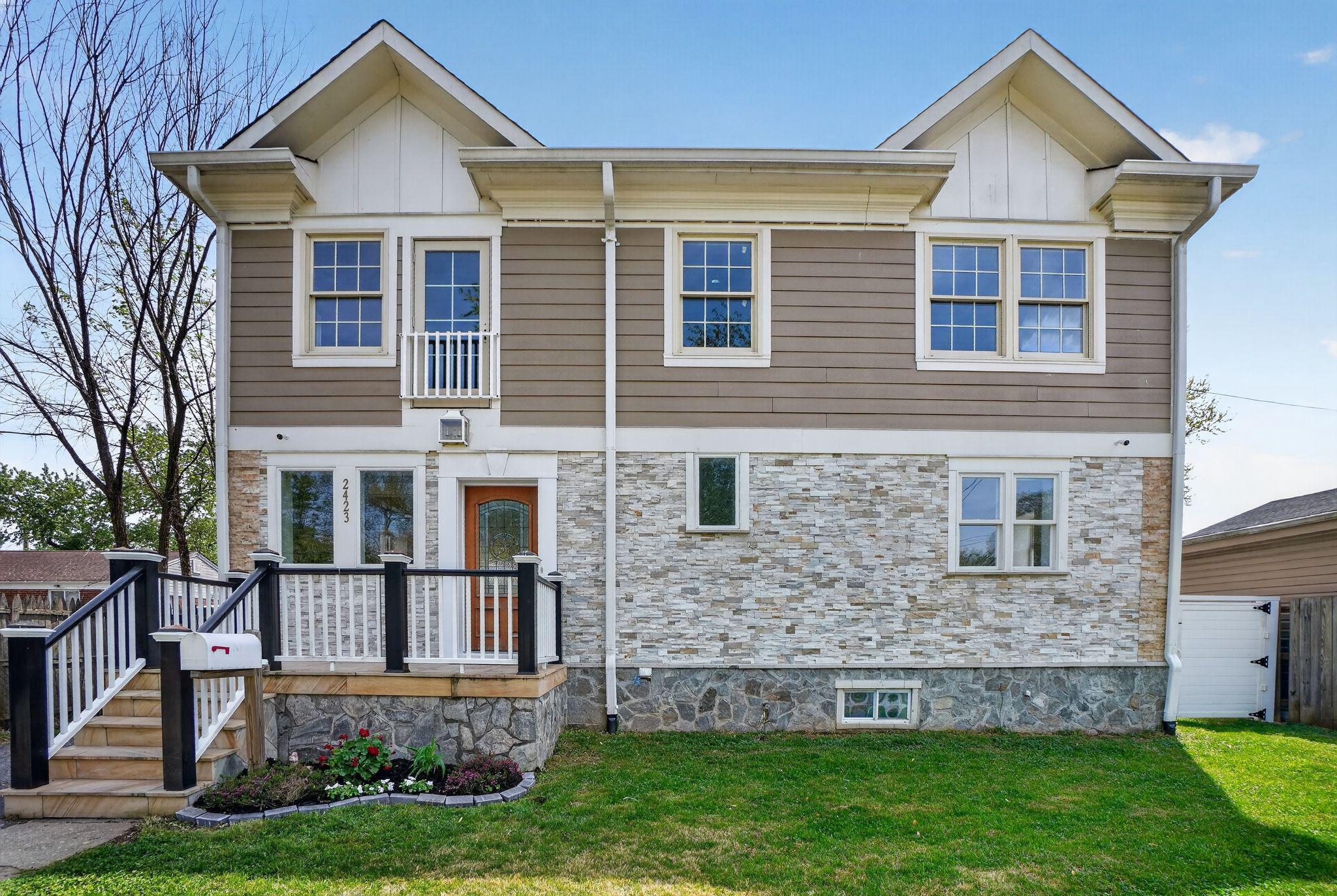 UNIVERSITY GARDENS - Residential