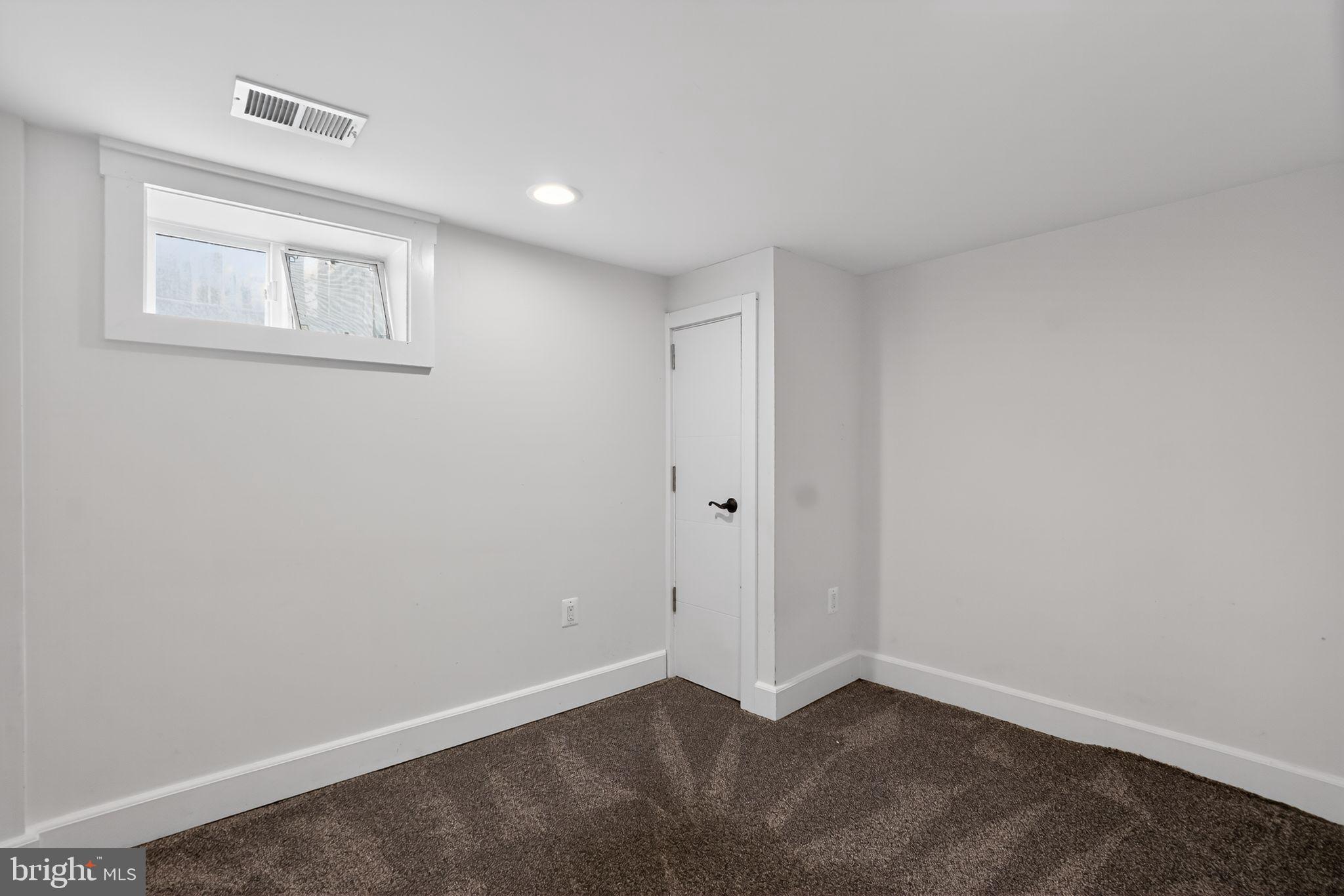 UNIVERSITY GARDENS - Residential