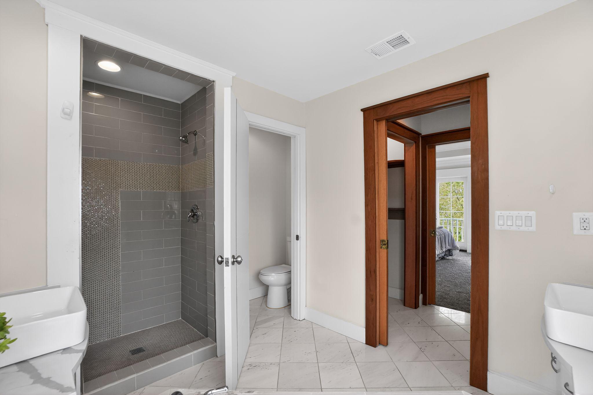 UNIVERSITY GARDENS - Residential