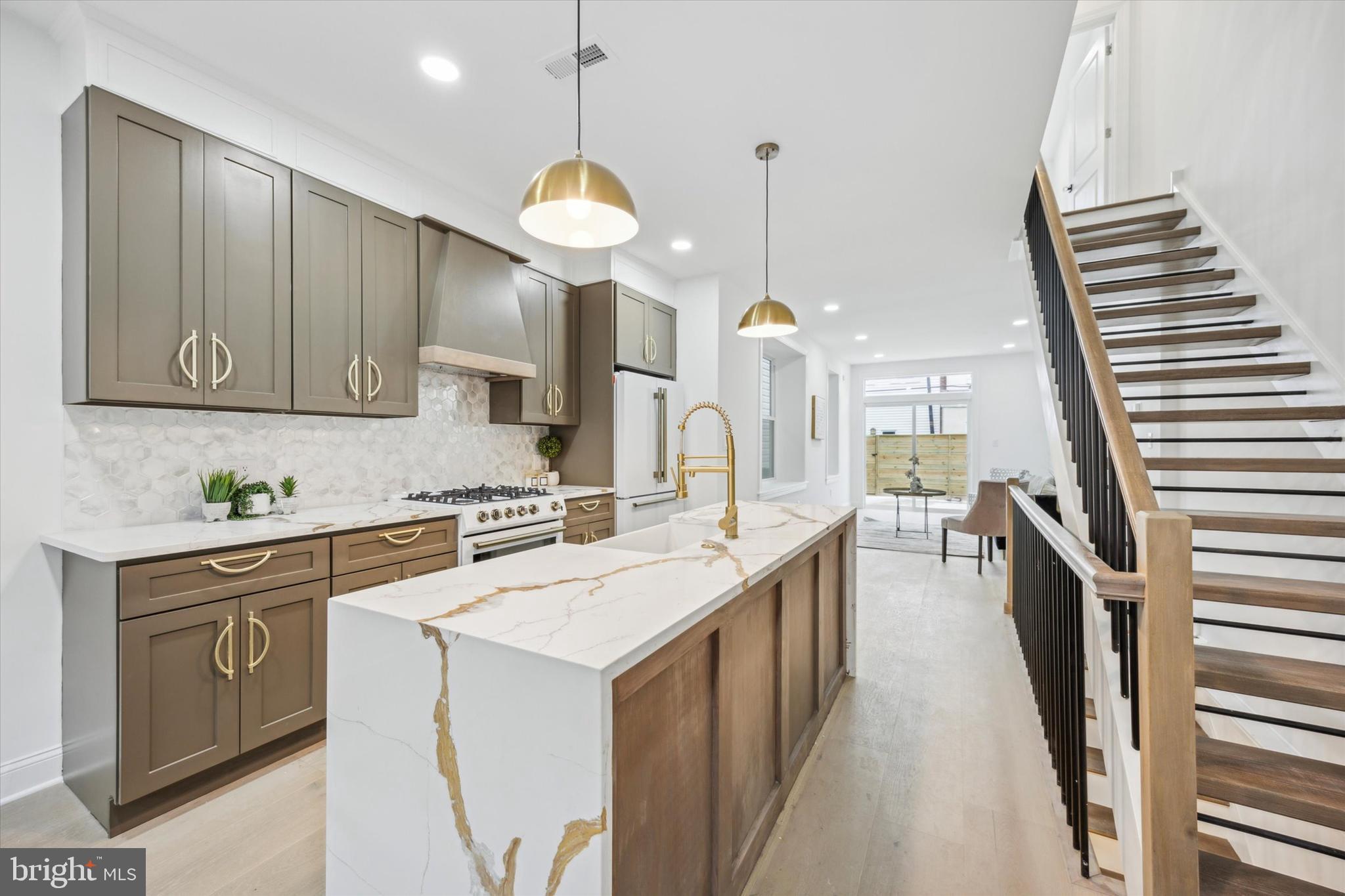 GRADUATE HOSPITAL - Residential