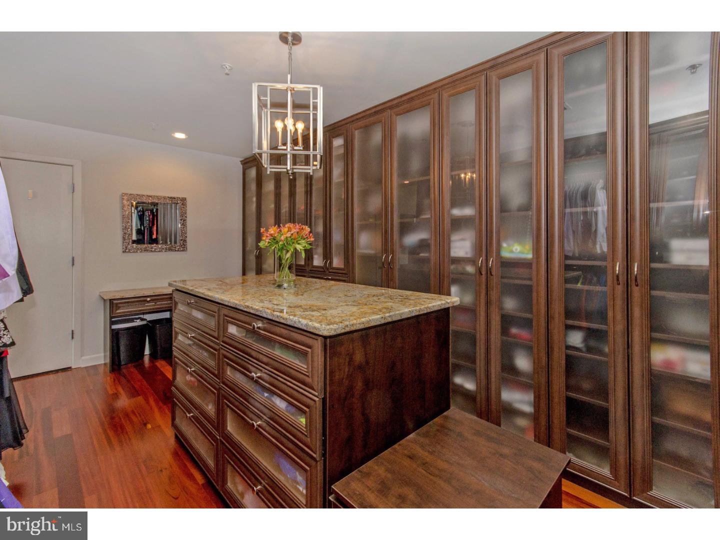 OLD CITY - Residential