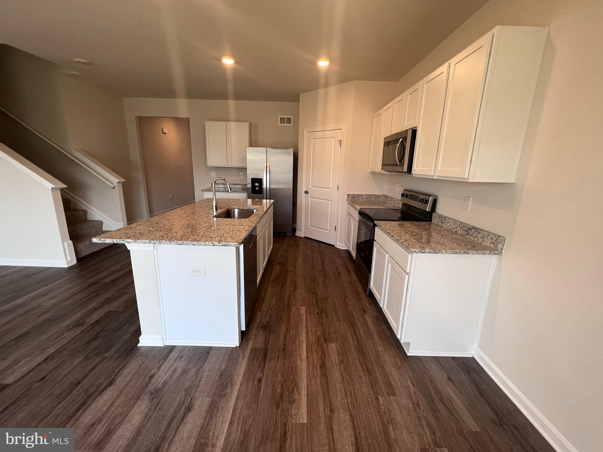 RED HILL - Residential