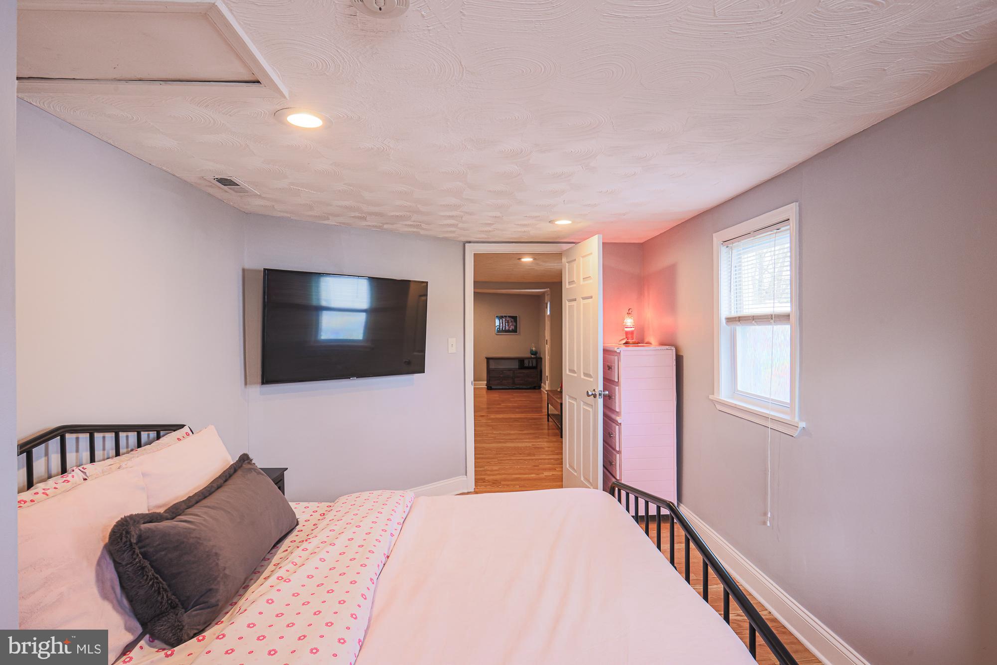 EDGEMERE - Residential