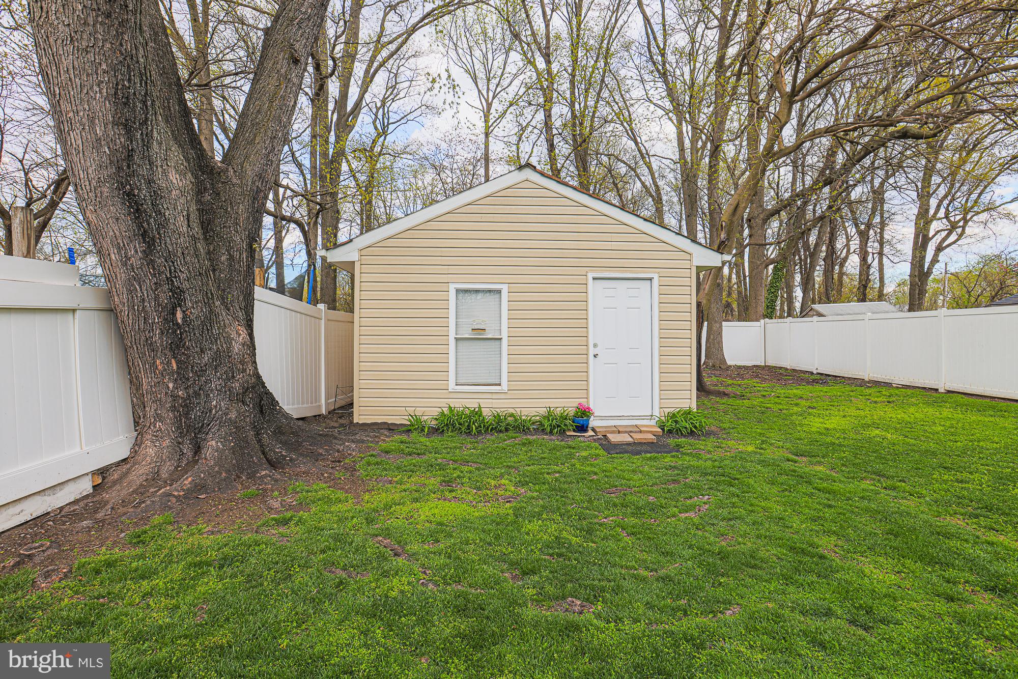 EDGEMERE - Residential