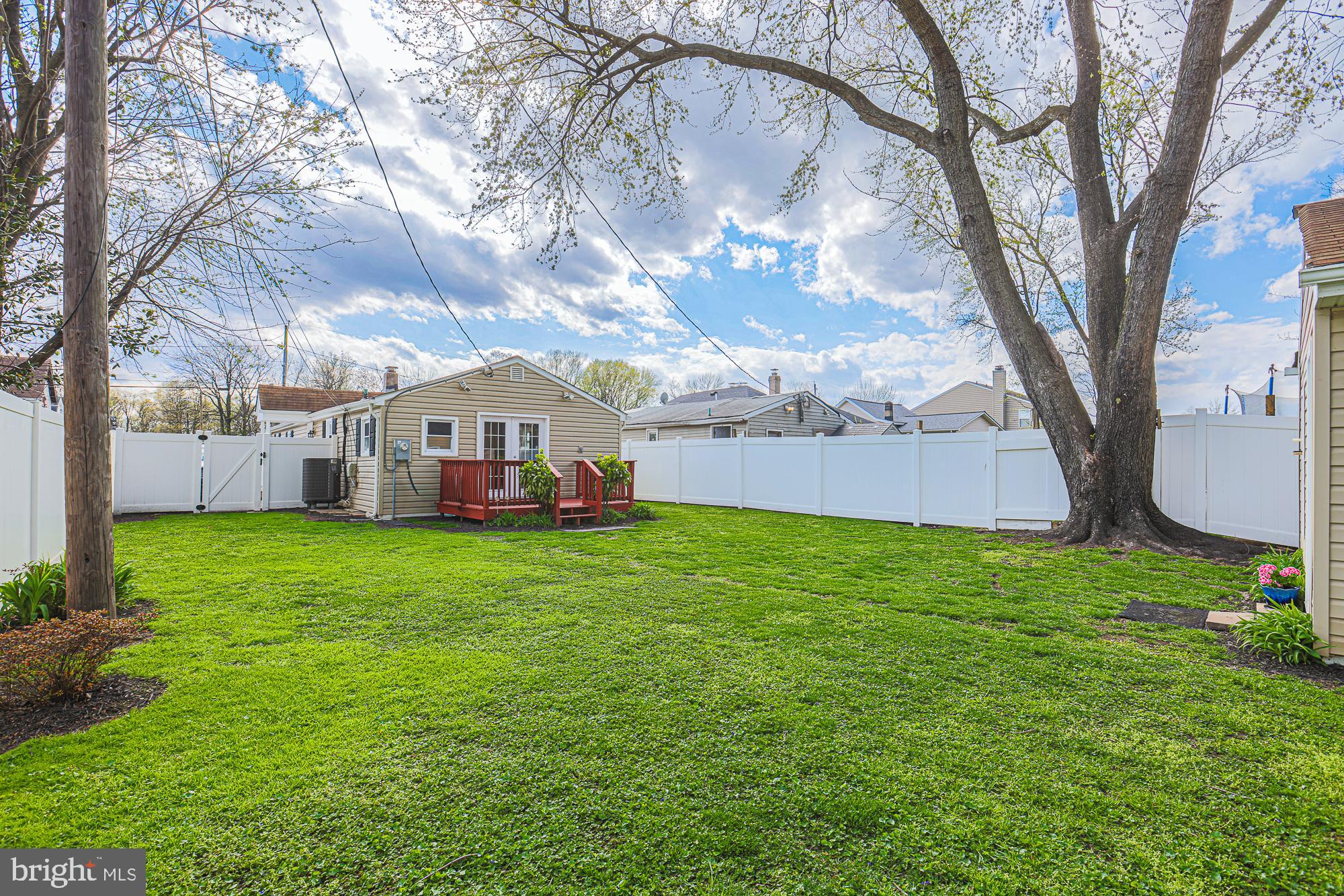 EDGEMERE - Residential