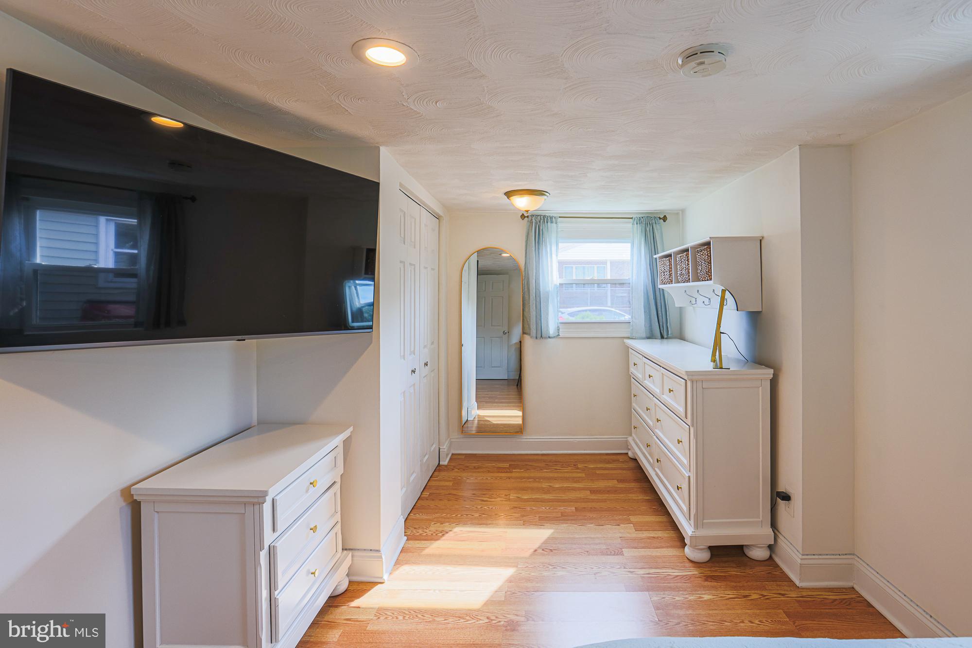 EDGEMERE - Residential