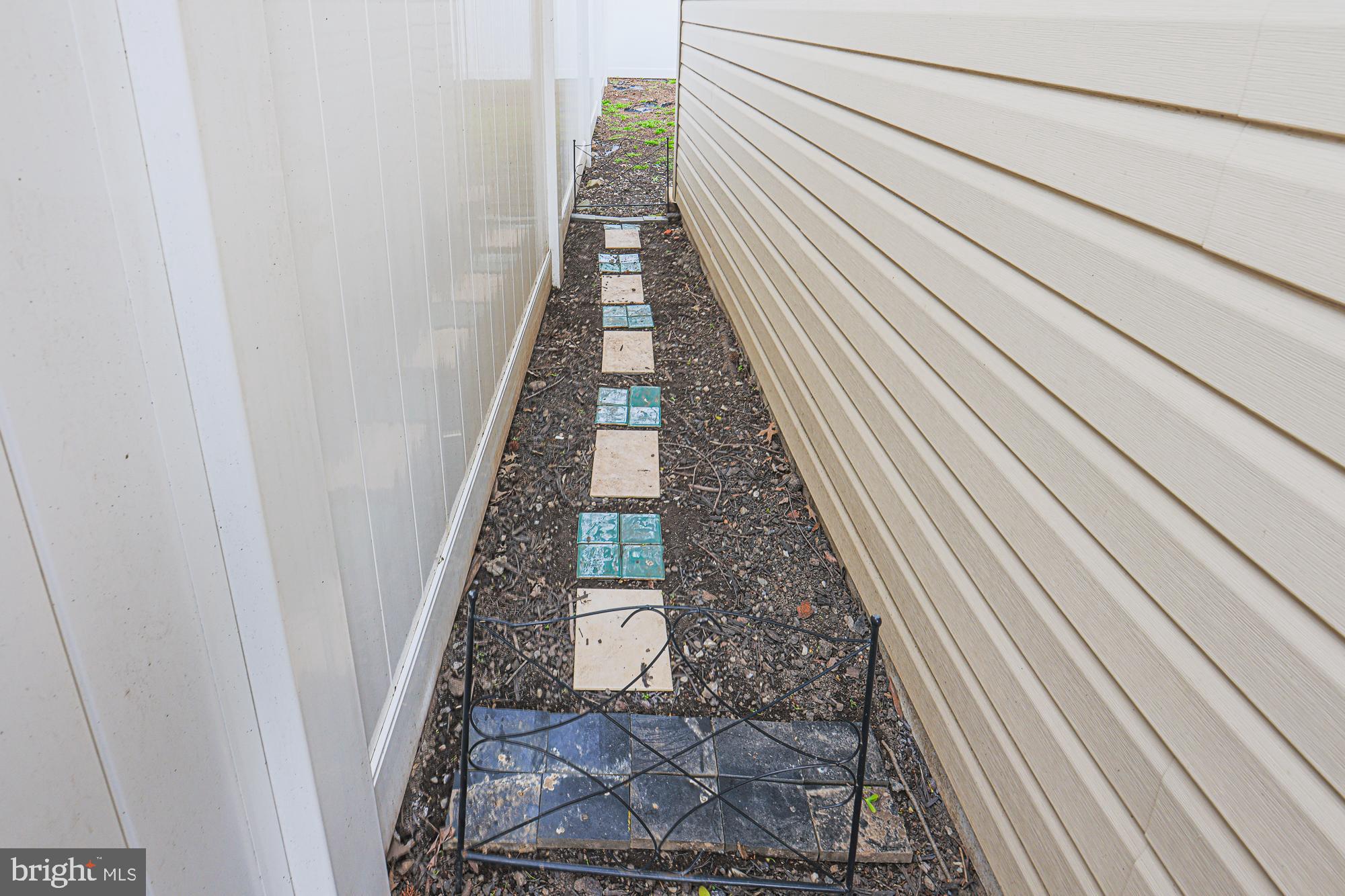 EDGEMERE - Residential