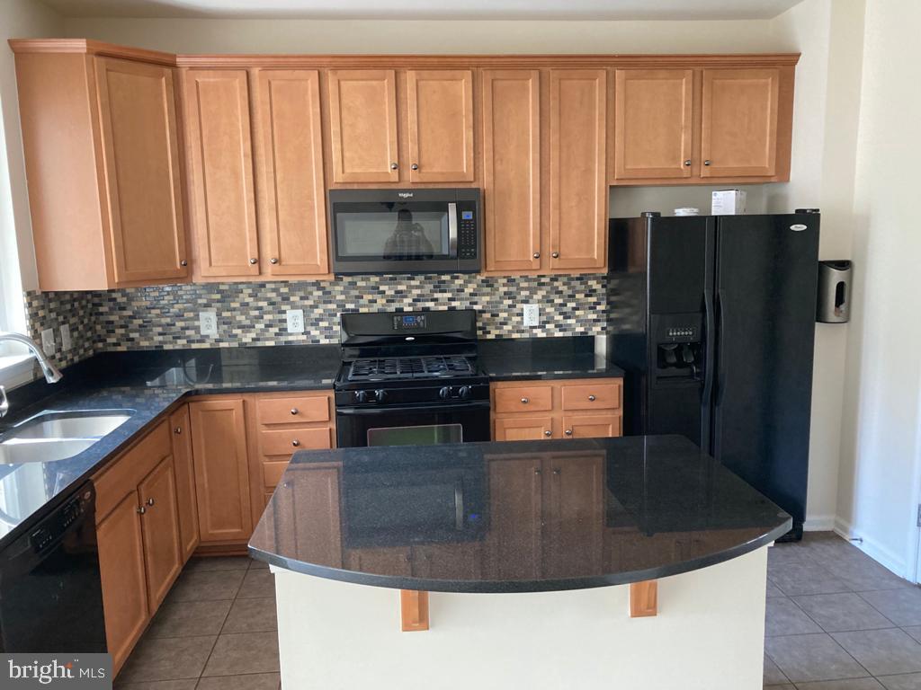 BRAMBLETON LANDBAY 2 - Residential Lease