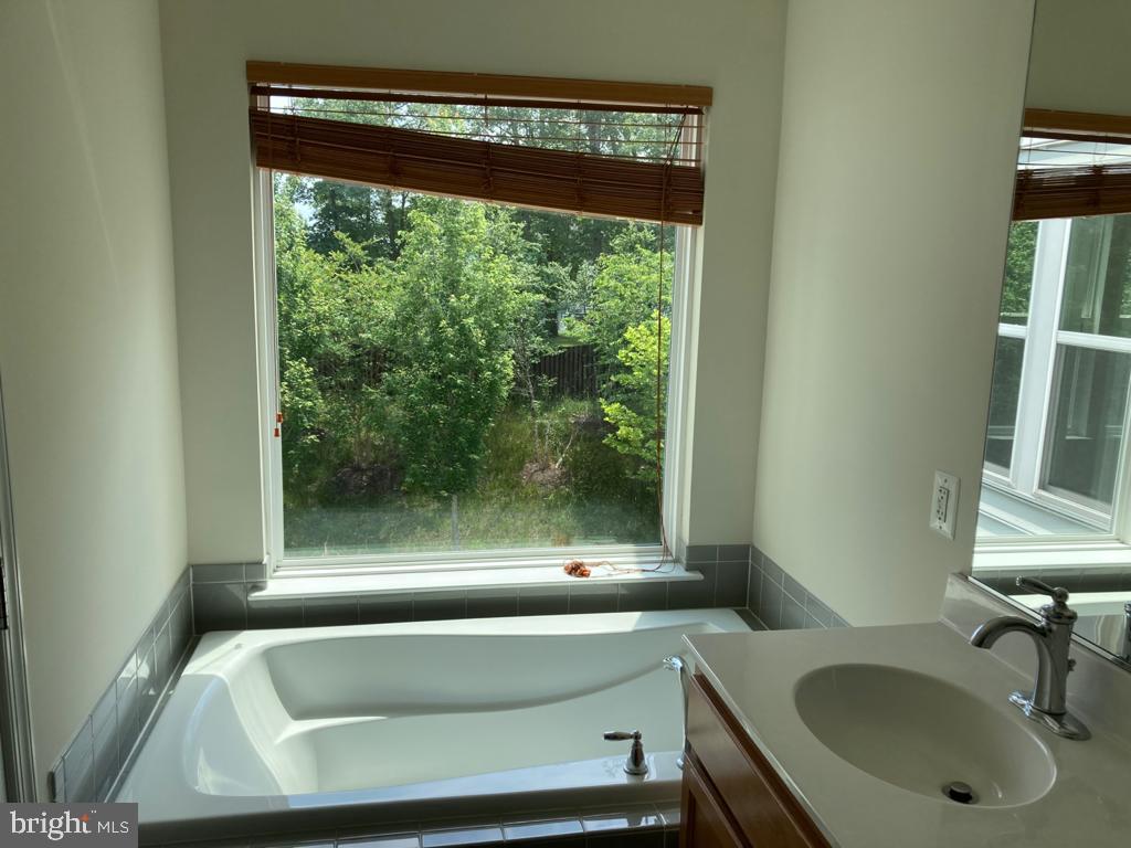 BRAMBLETON LANDBAY 2 - Residential Lease