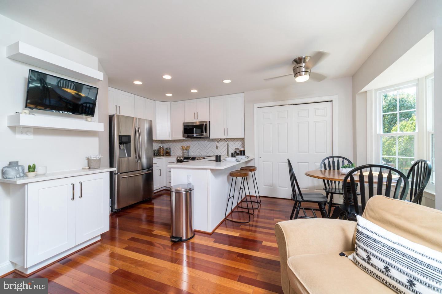 COACH HOUSE AT MCDONOGH - Residential Lease