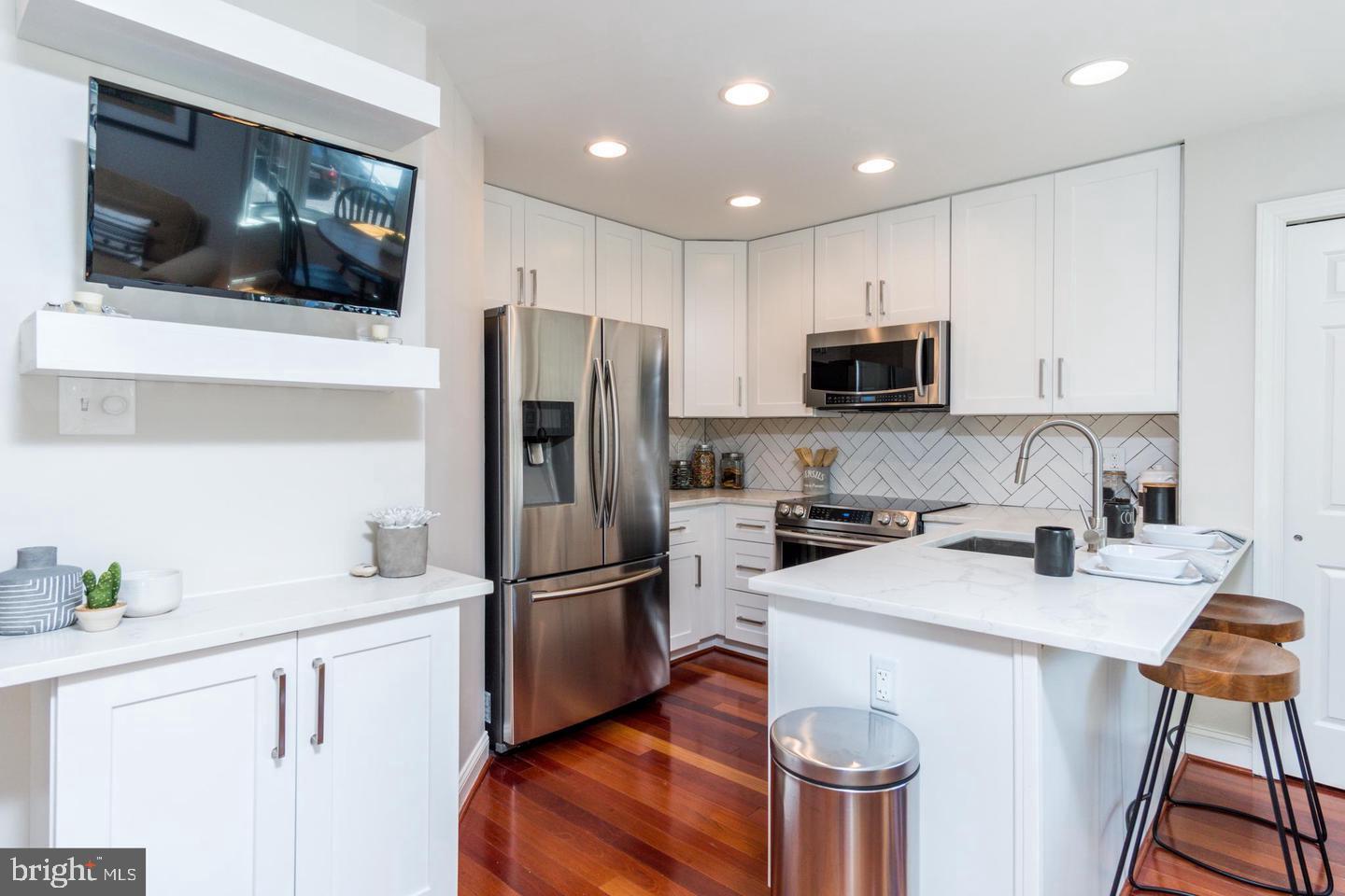 COACH HOUSE AT MCDONOGH - Residential Lease