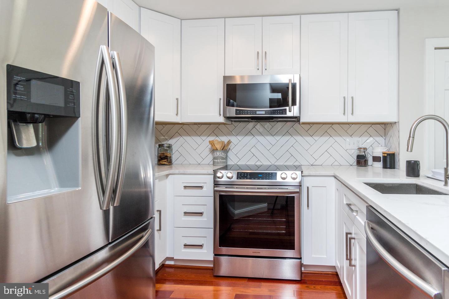 COACH HOUSE AT MCDONOGH - Residential Lease