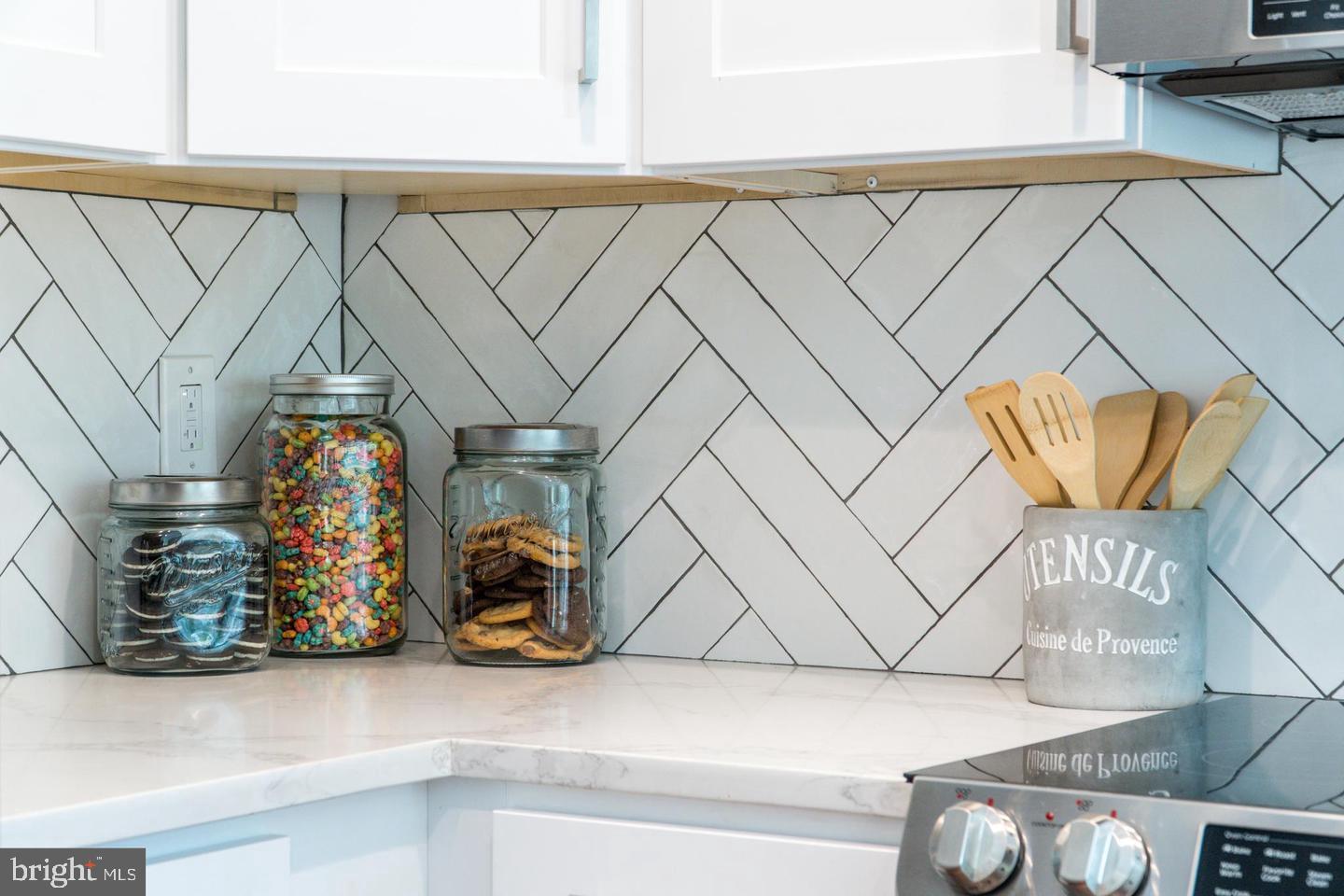 COACH HOUSE AT MCDONOGH - Residential Lease