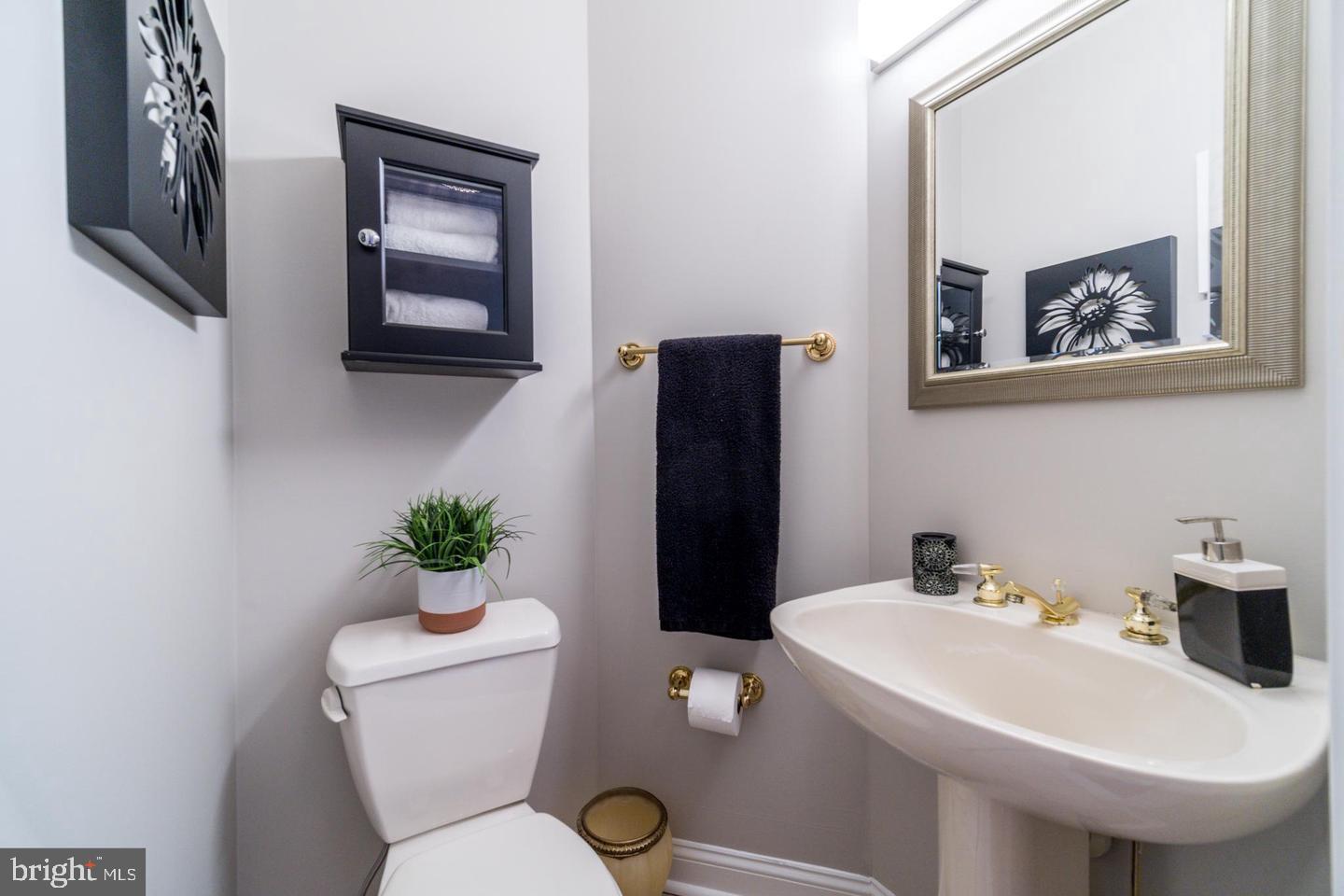 COACH HOUSE AT MCDONOGH - Residential Lease