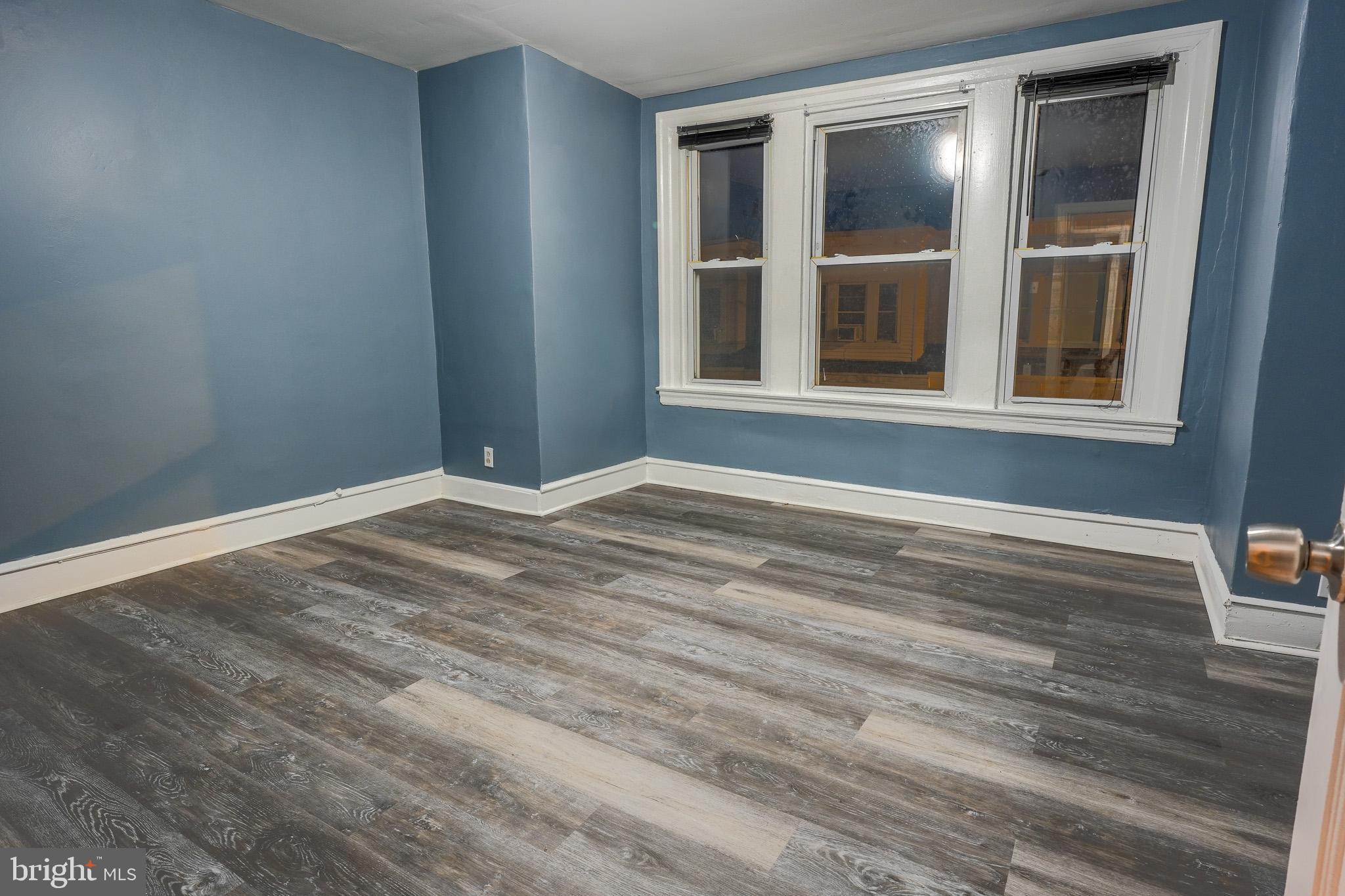 ELMWOOD PARK - Residential