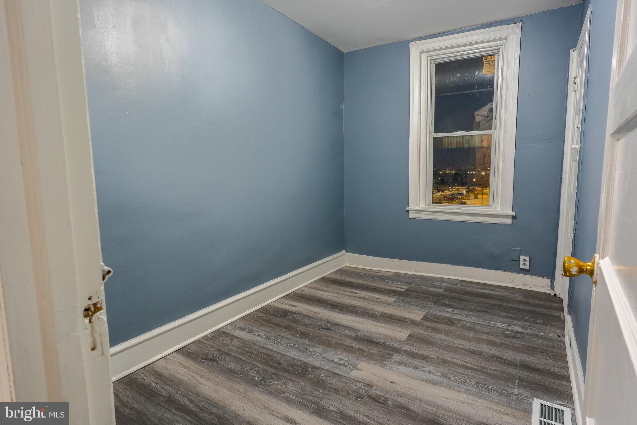 ELMWOOD PARK - Residential