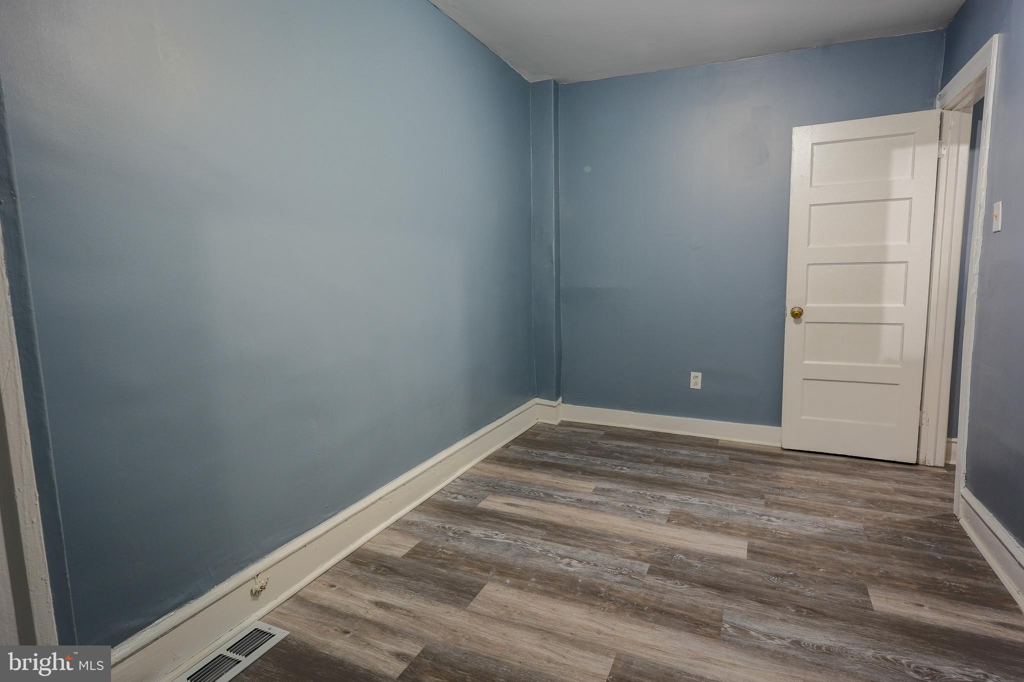 ELMWOOD PARK - Residential