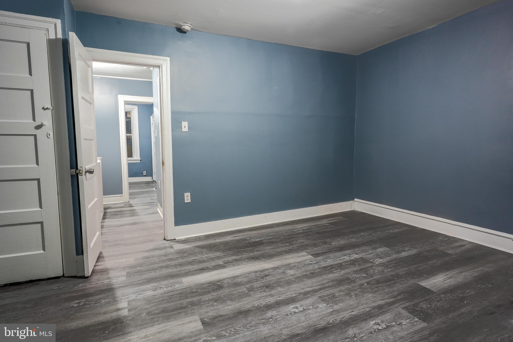 ELMWOOD PARK - Residential