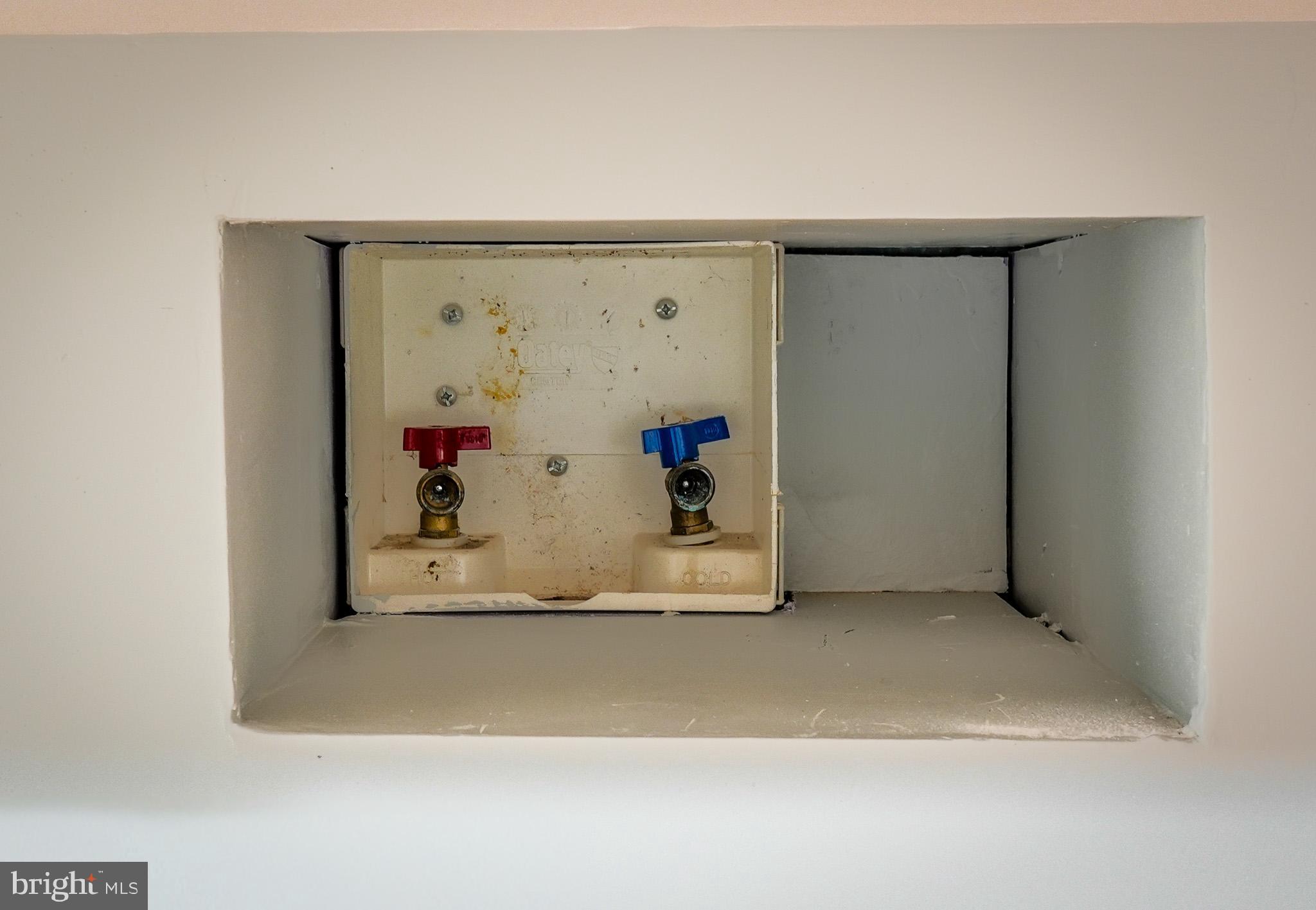 ELMWOOD PARK - Residential