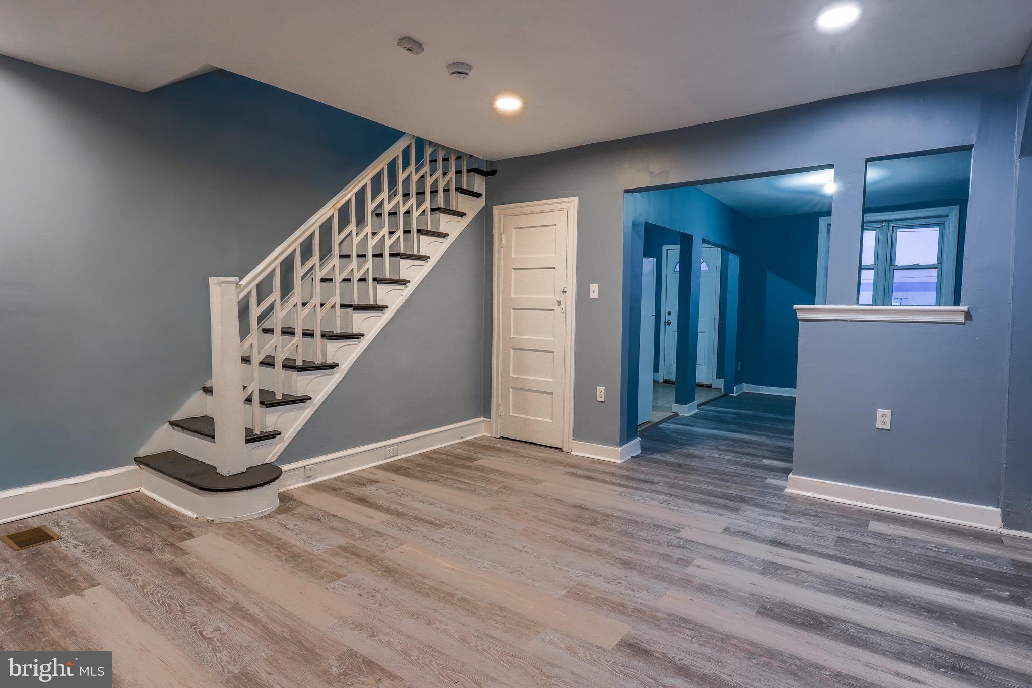 ELMWOOD PARK - Residential