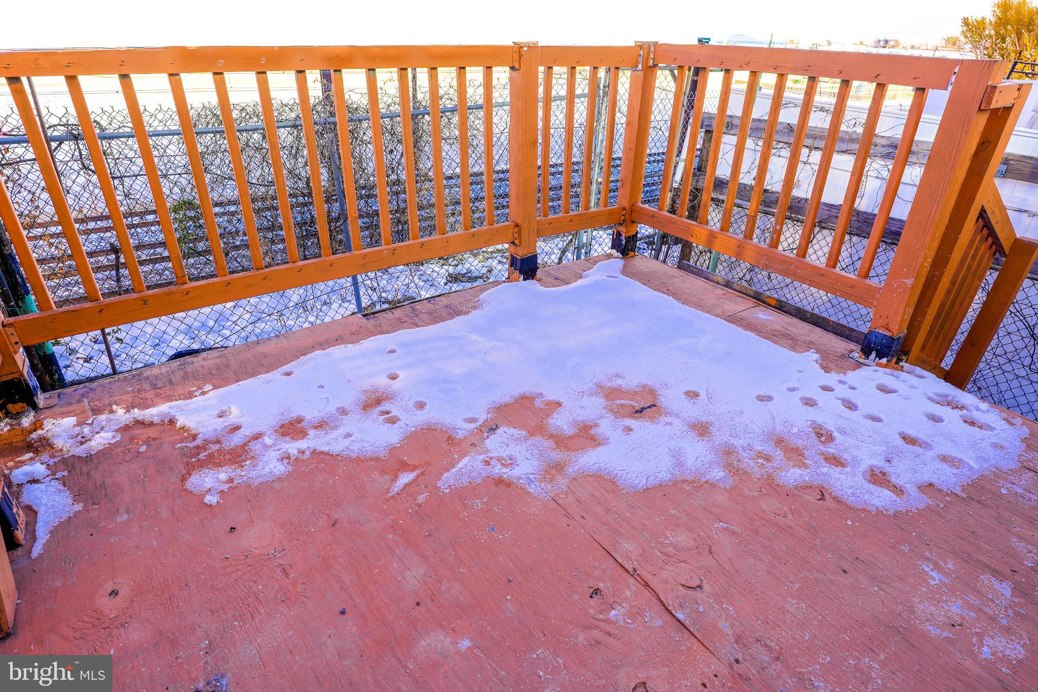 ELMWOOD PARK - Residential