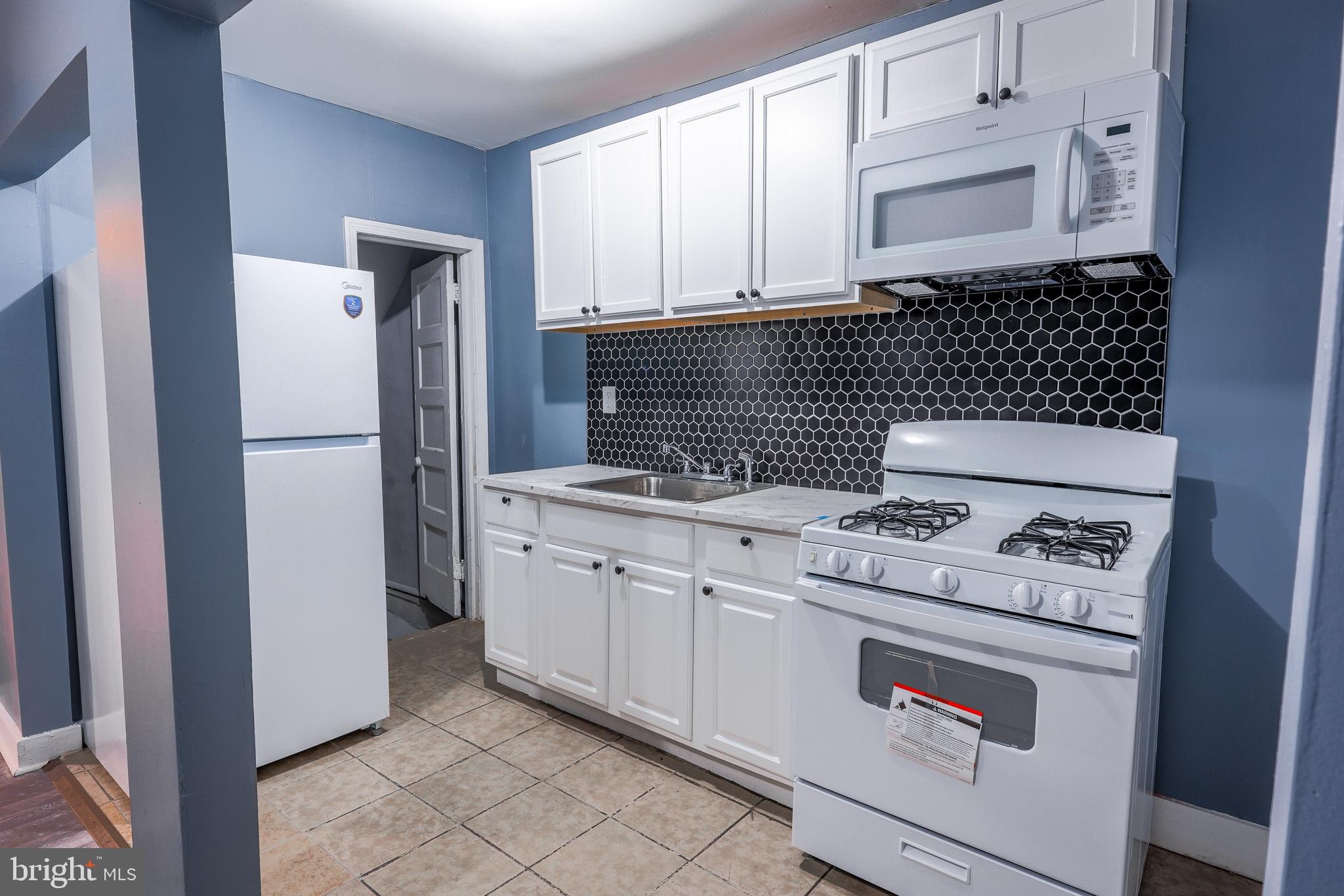 ELMWOOD PARK - Residential