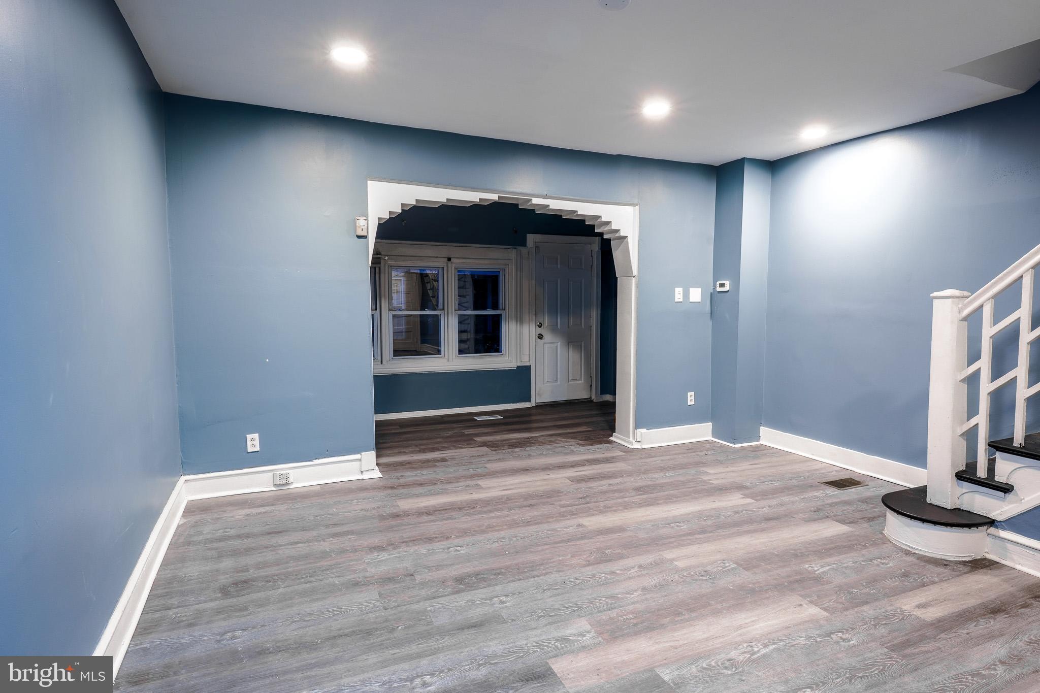 ELMWOOD PARK - Residential