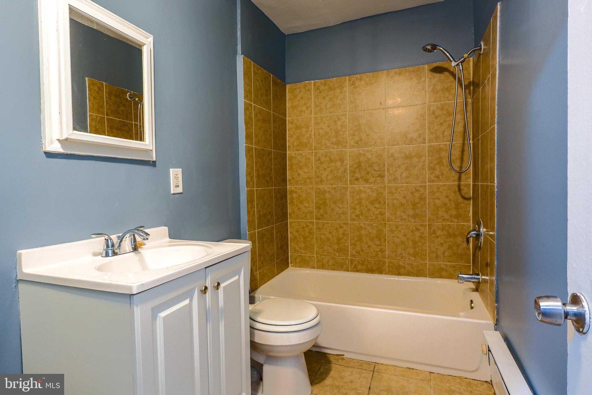 ELMWOOD PARK - Residential