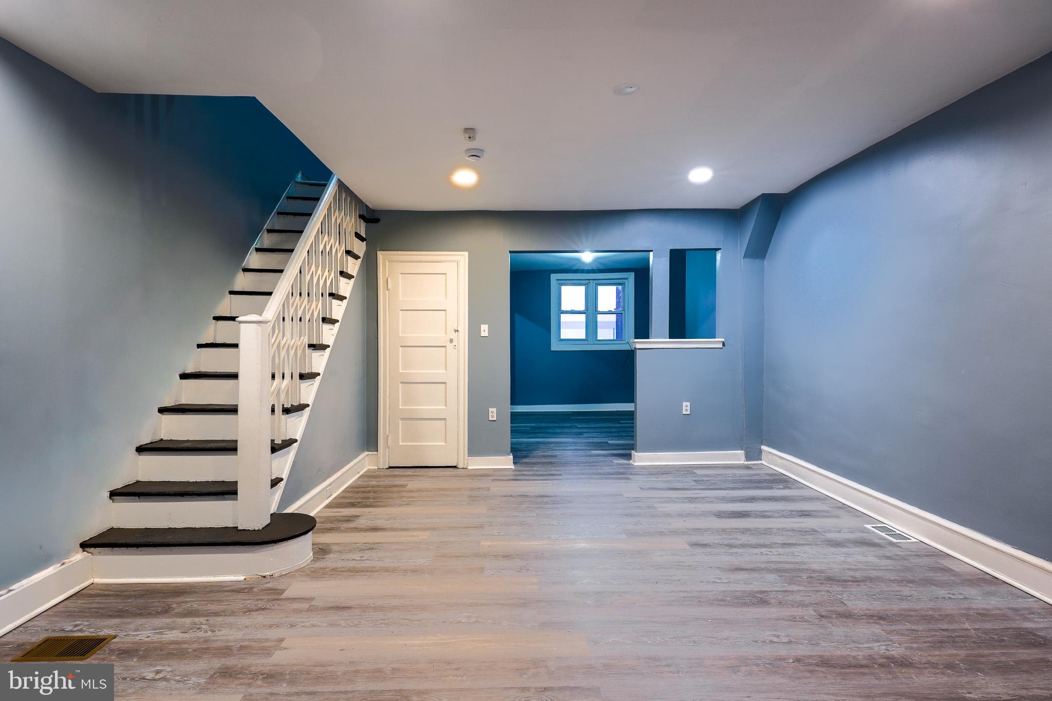 ELMWOOD PARK - Residential