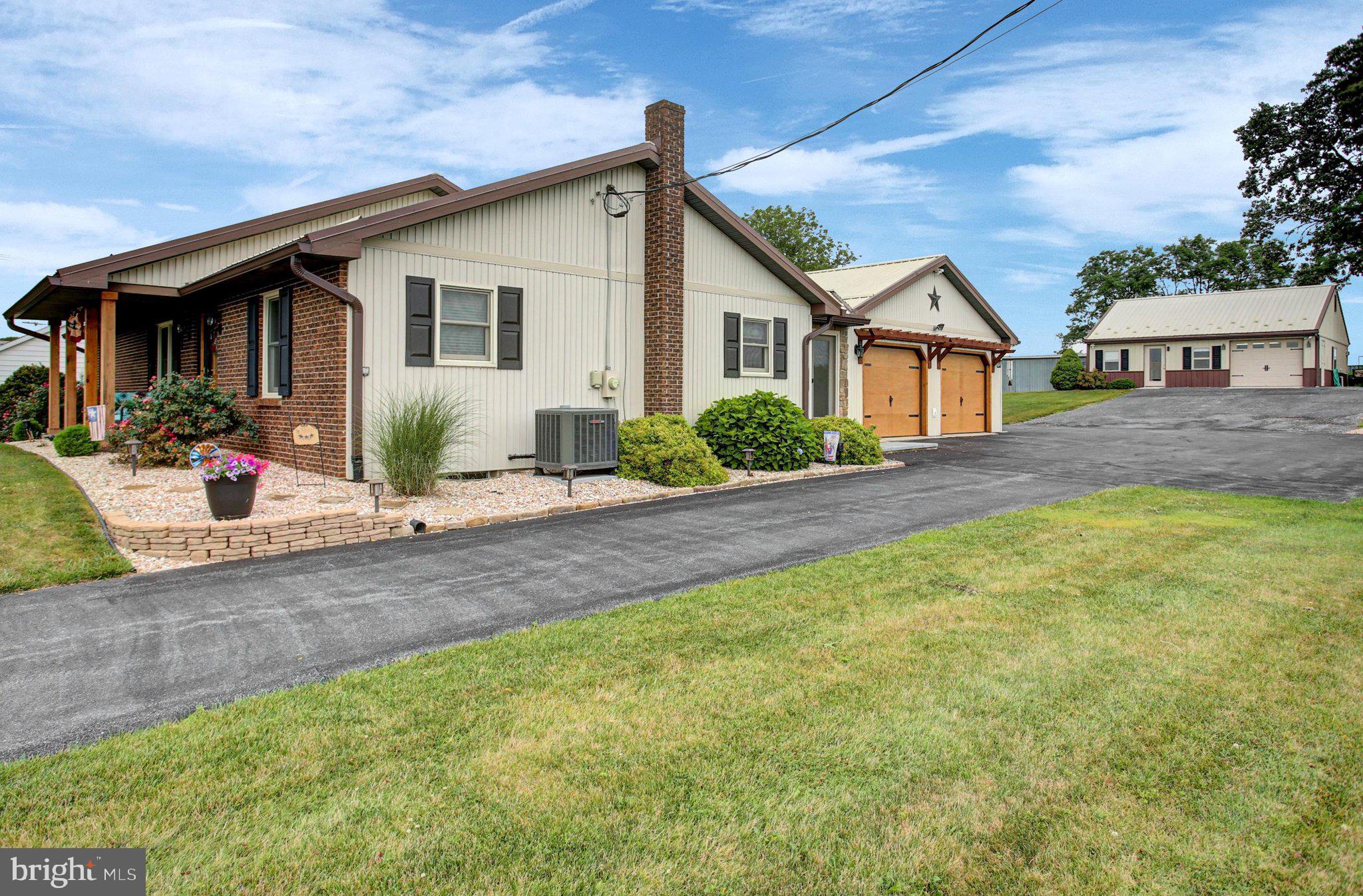 1461 ROXBURY ROAD