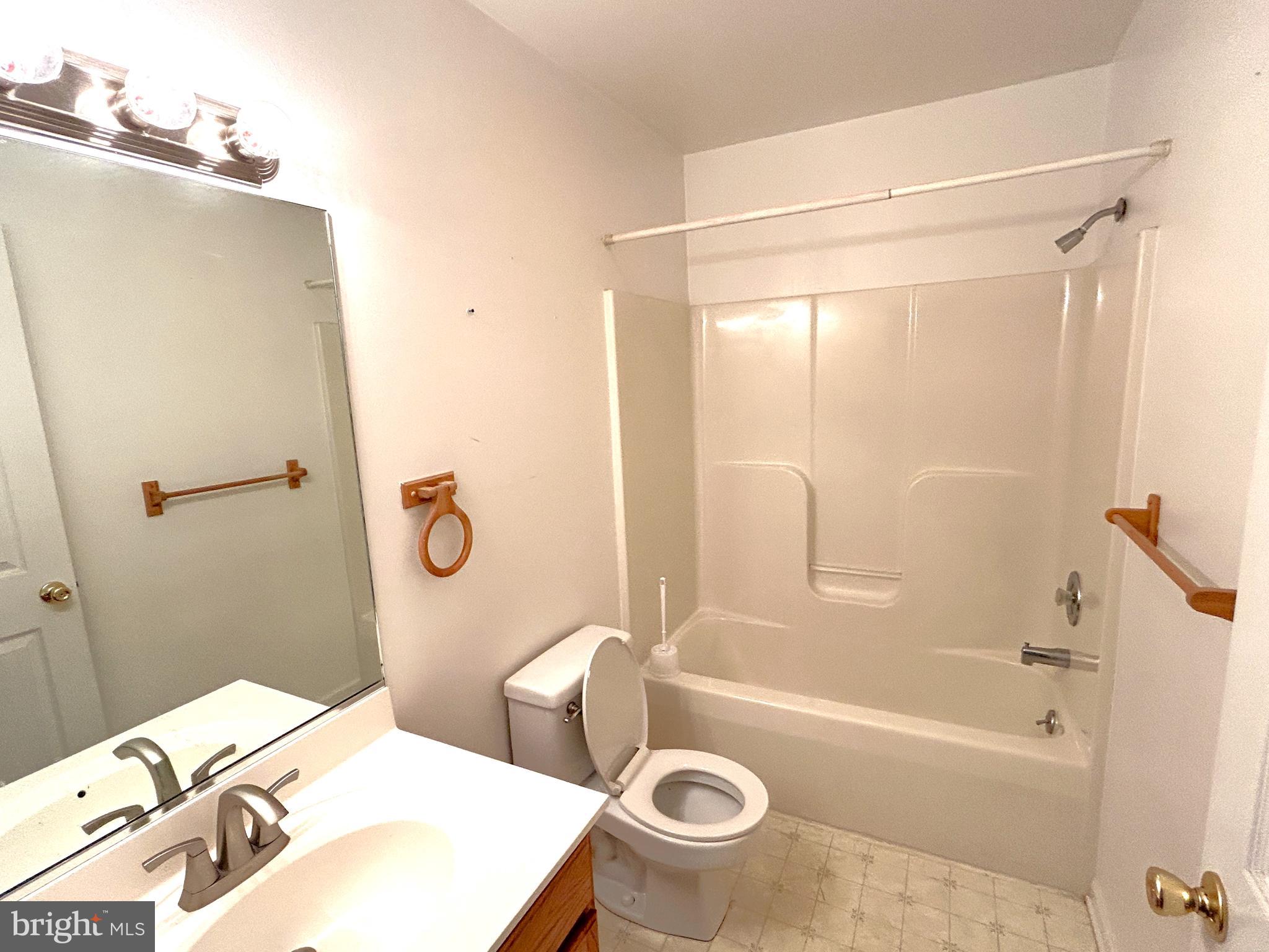 CHESAPEAKE PLACE - Residential