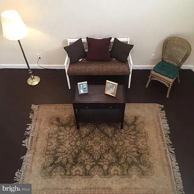 QUEEN VILLAGE - Residential Lease