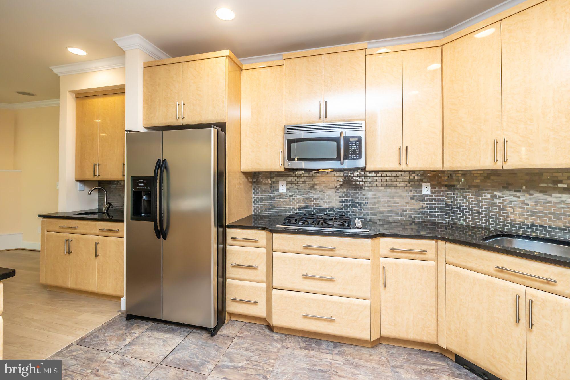 MERIDIAN VALLEY SQ - Residential