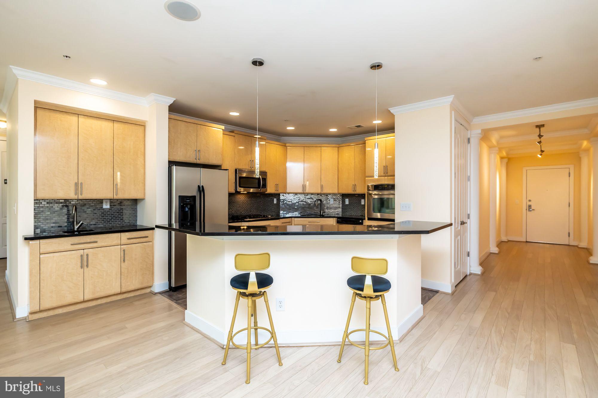 MERIDIAN VALLEY SQ - Residential