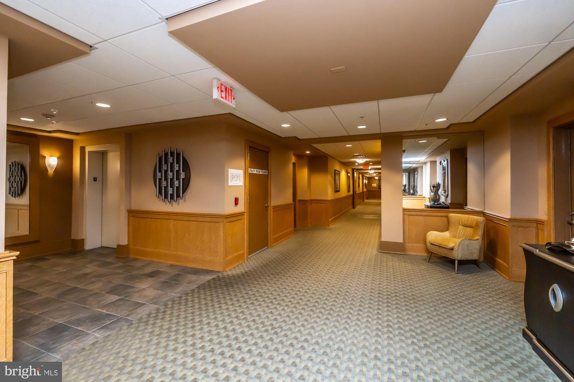 MERIDIAN VALLEY SQ - Residential