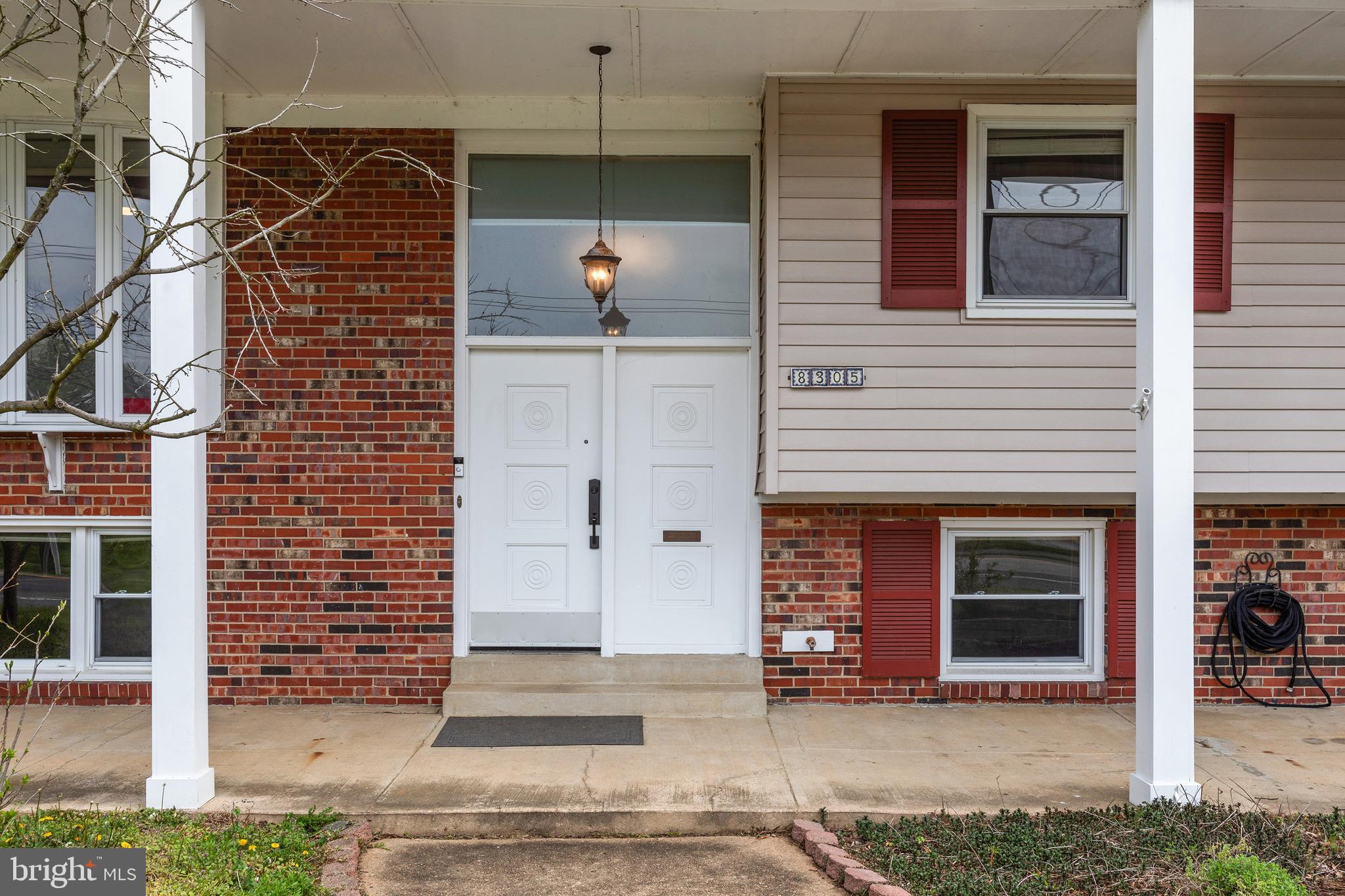 8305 FORT HUNT ROAD