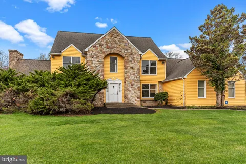 29 Foxcroft Drive, Princeton, NJ MLS: NJME2058198