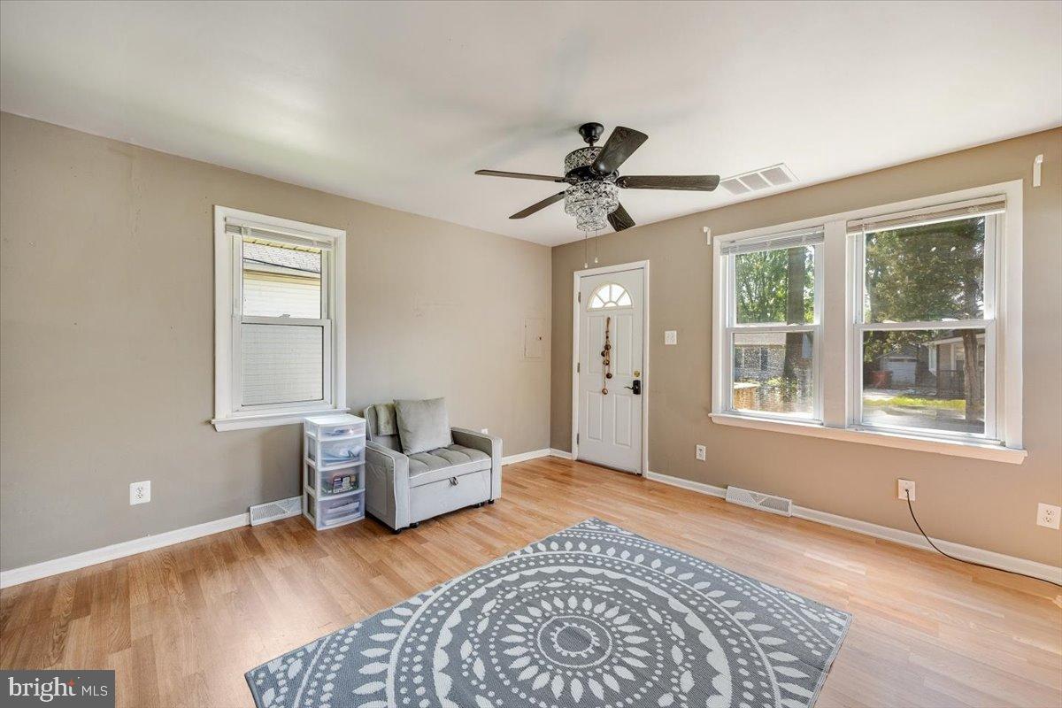 312 W EVERGREEN AVENUE